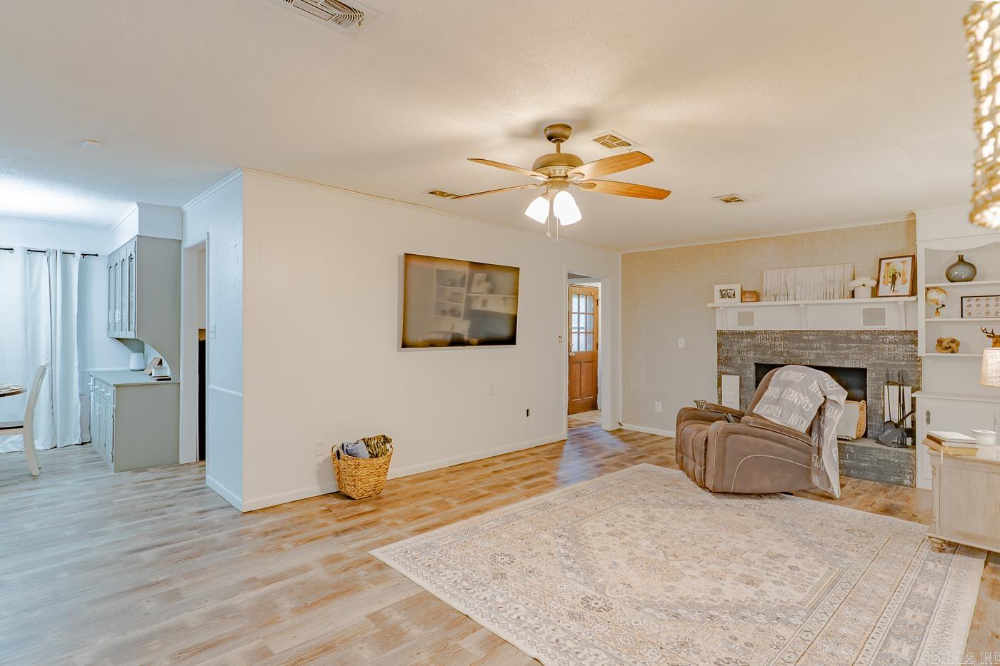 1313 W 10th  DeWitt, AR