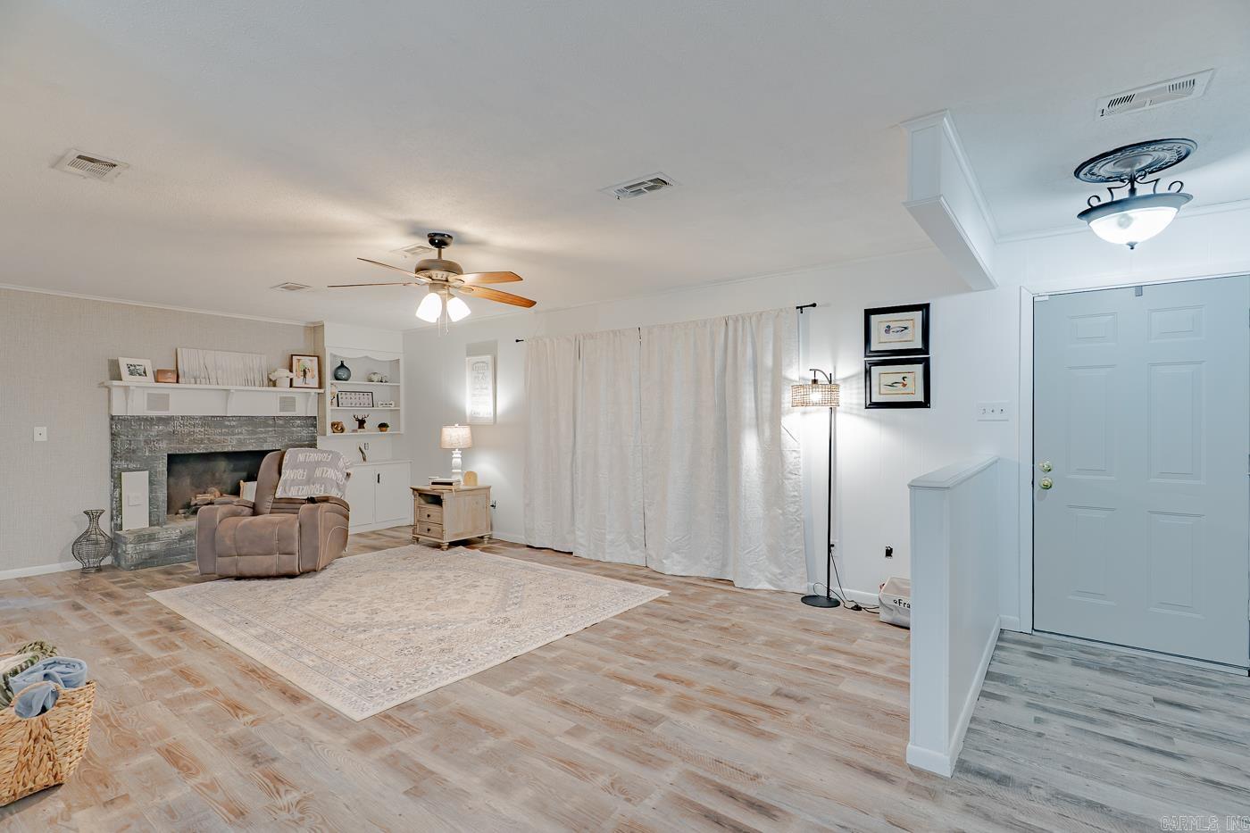 1313 W 10th  DeWitt, AR