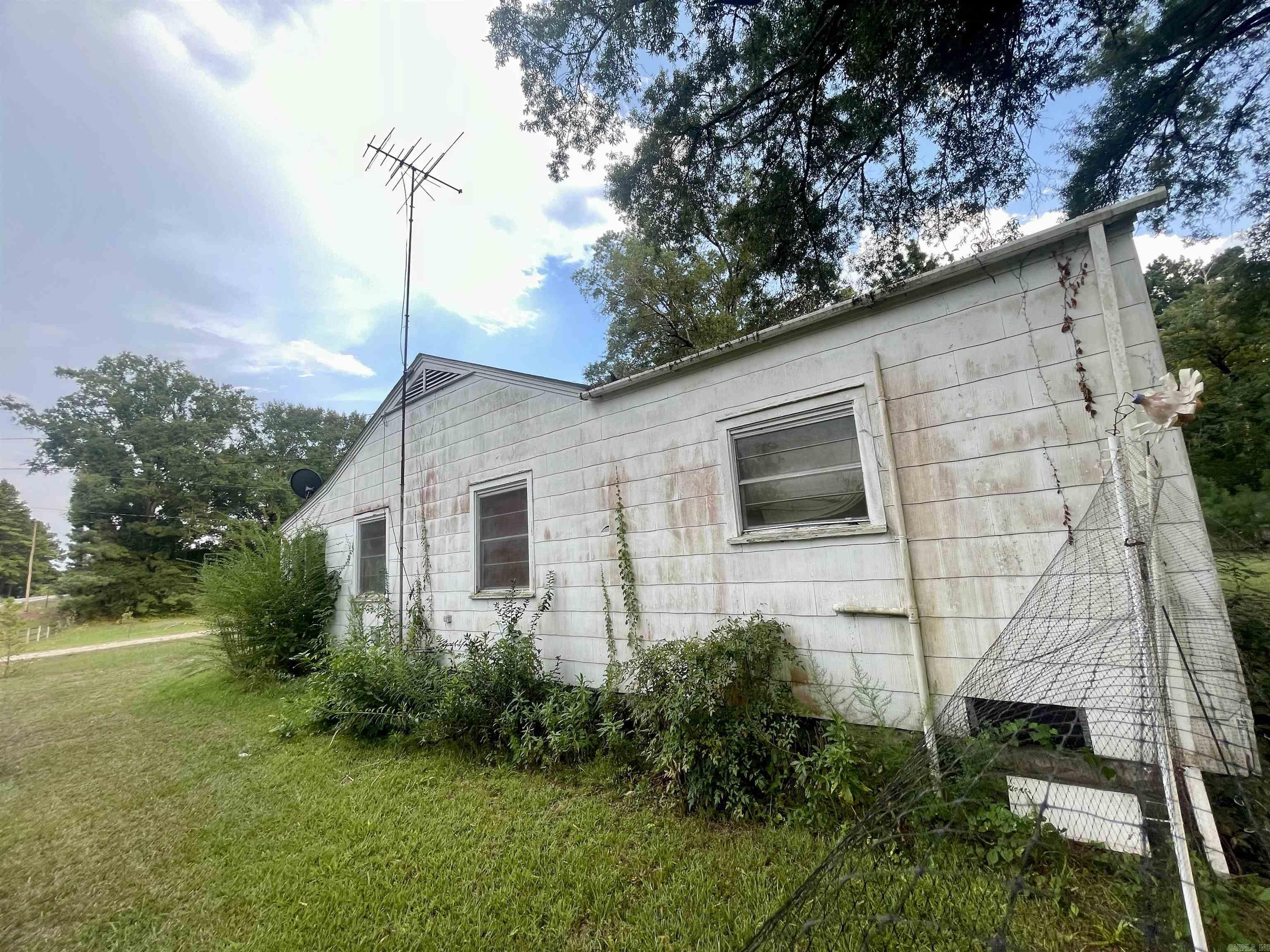 5351 Highway 24 Chidester, AR 71726