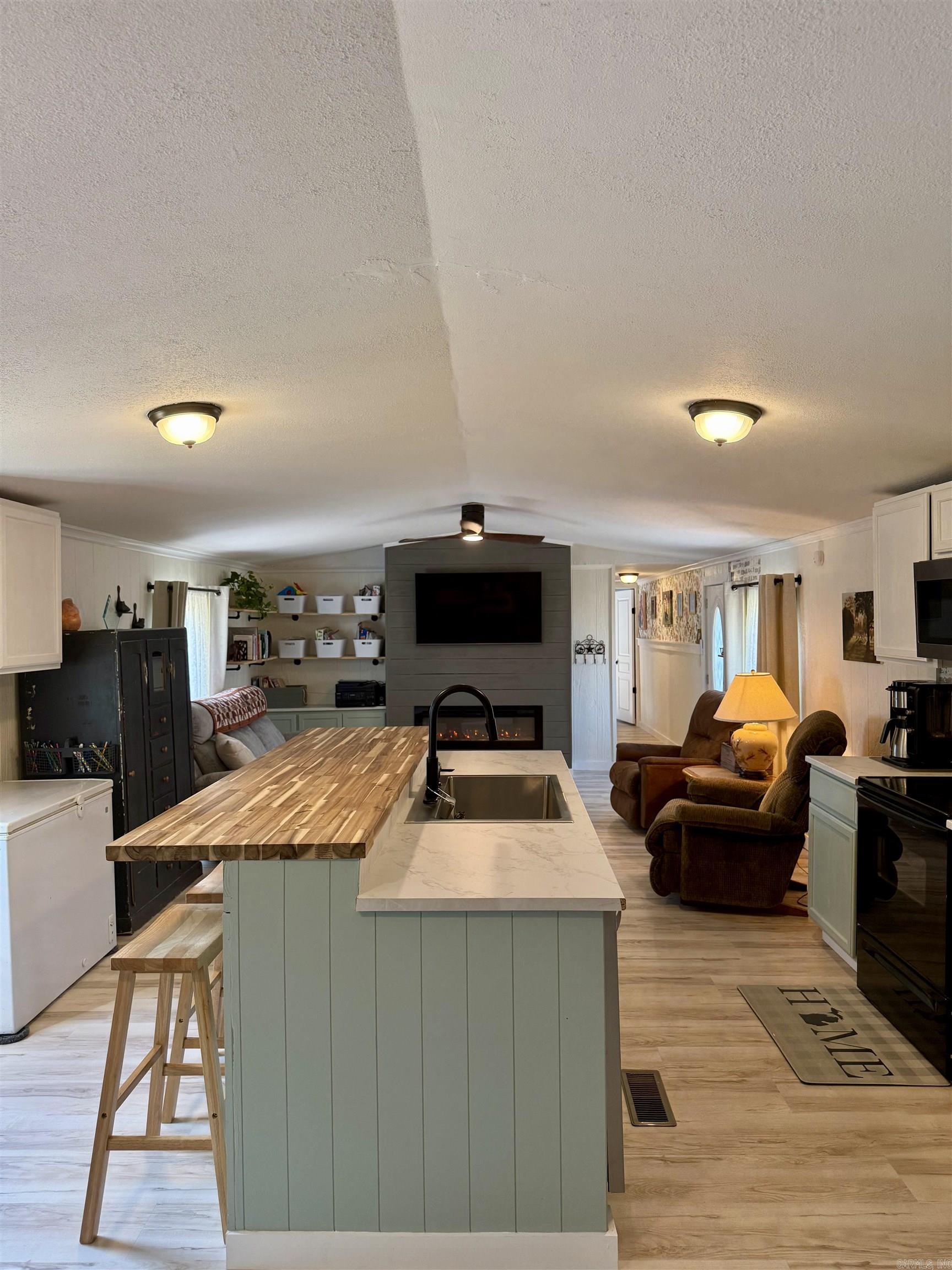 168 Janel  Romance, AR