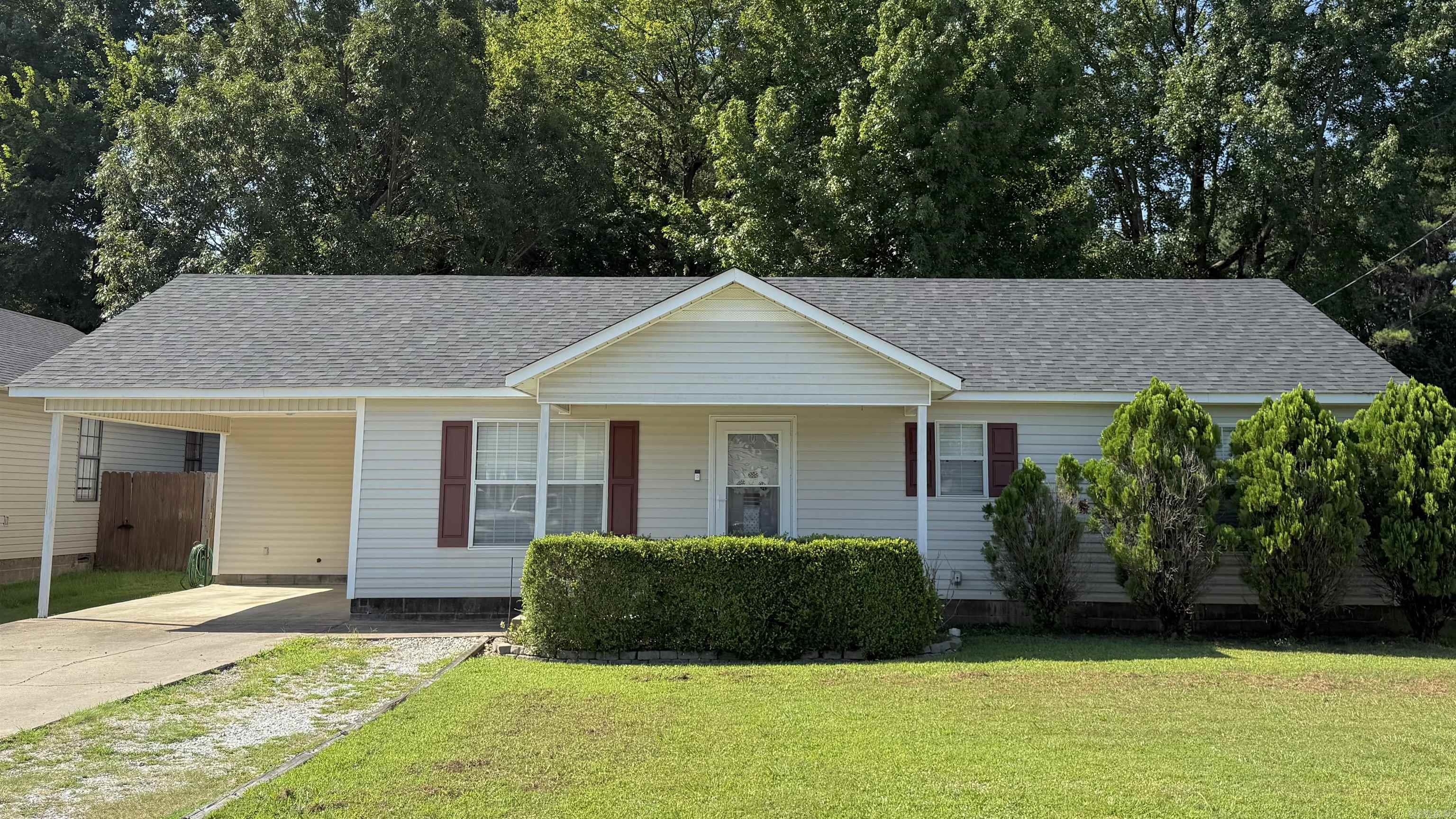 1106 Roberts Dr  Paragould, AR
