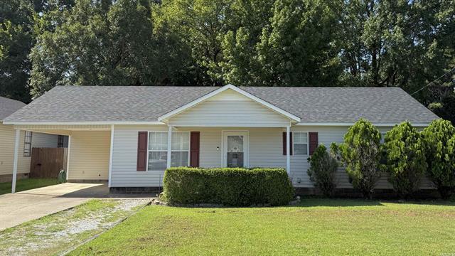 1106  Roberts Dr  Paragould, AR