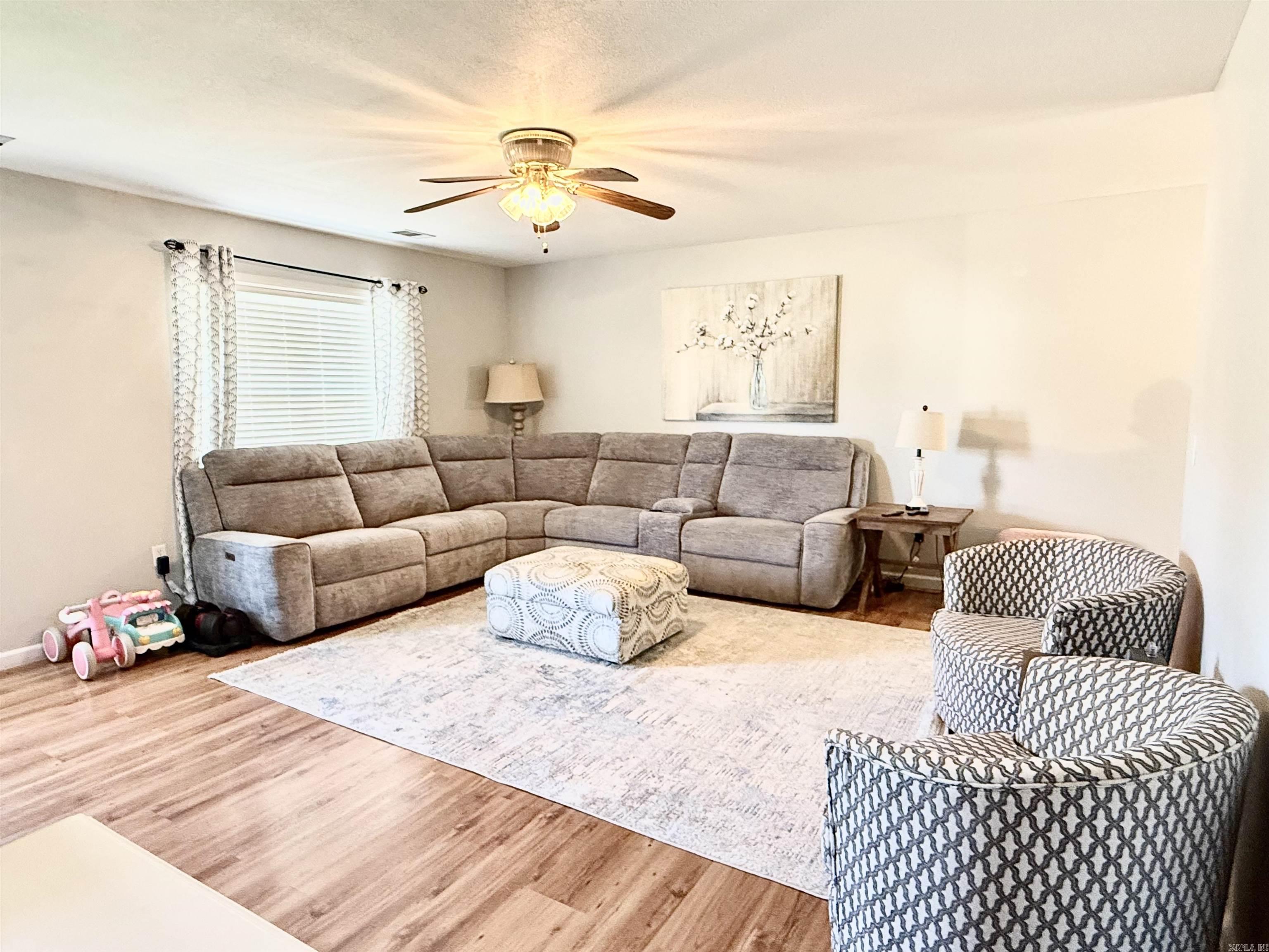 1106 Roberts Dr  Paragould, AR