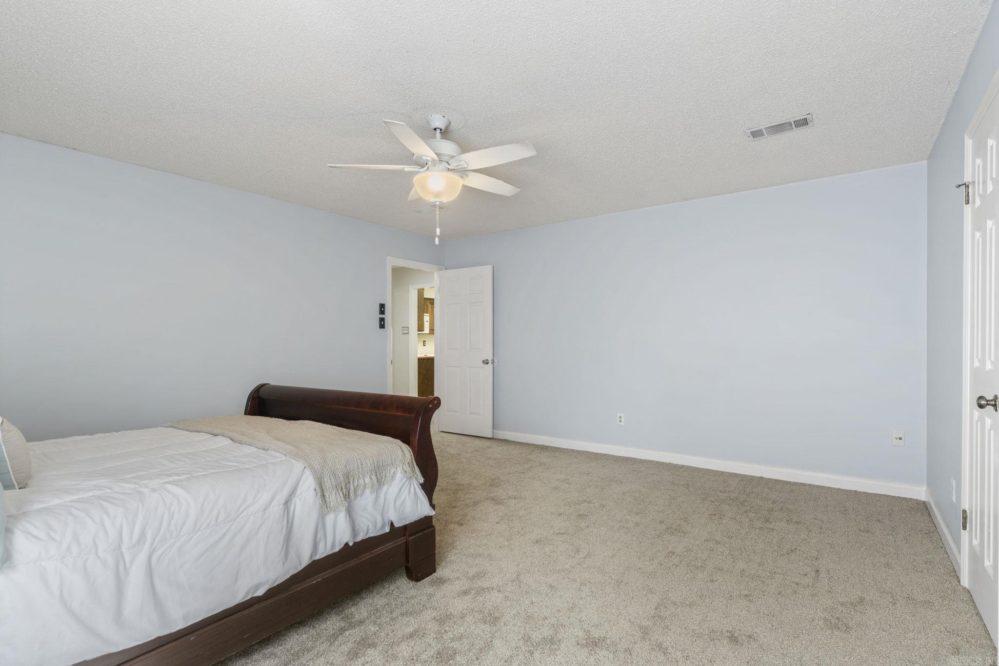 11 Sharondale Court  Maumelle, AR