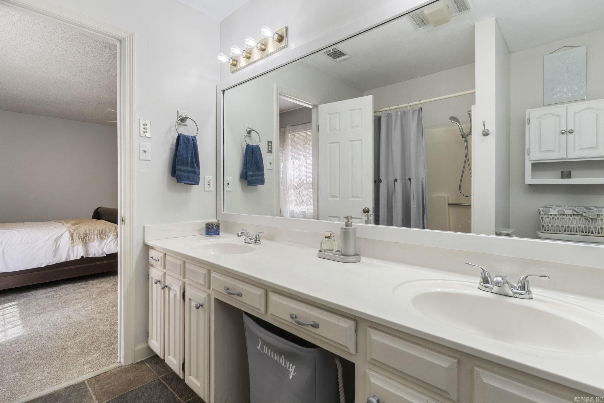 11 Sharondale Court  Maumelle, AR