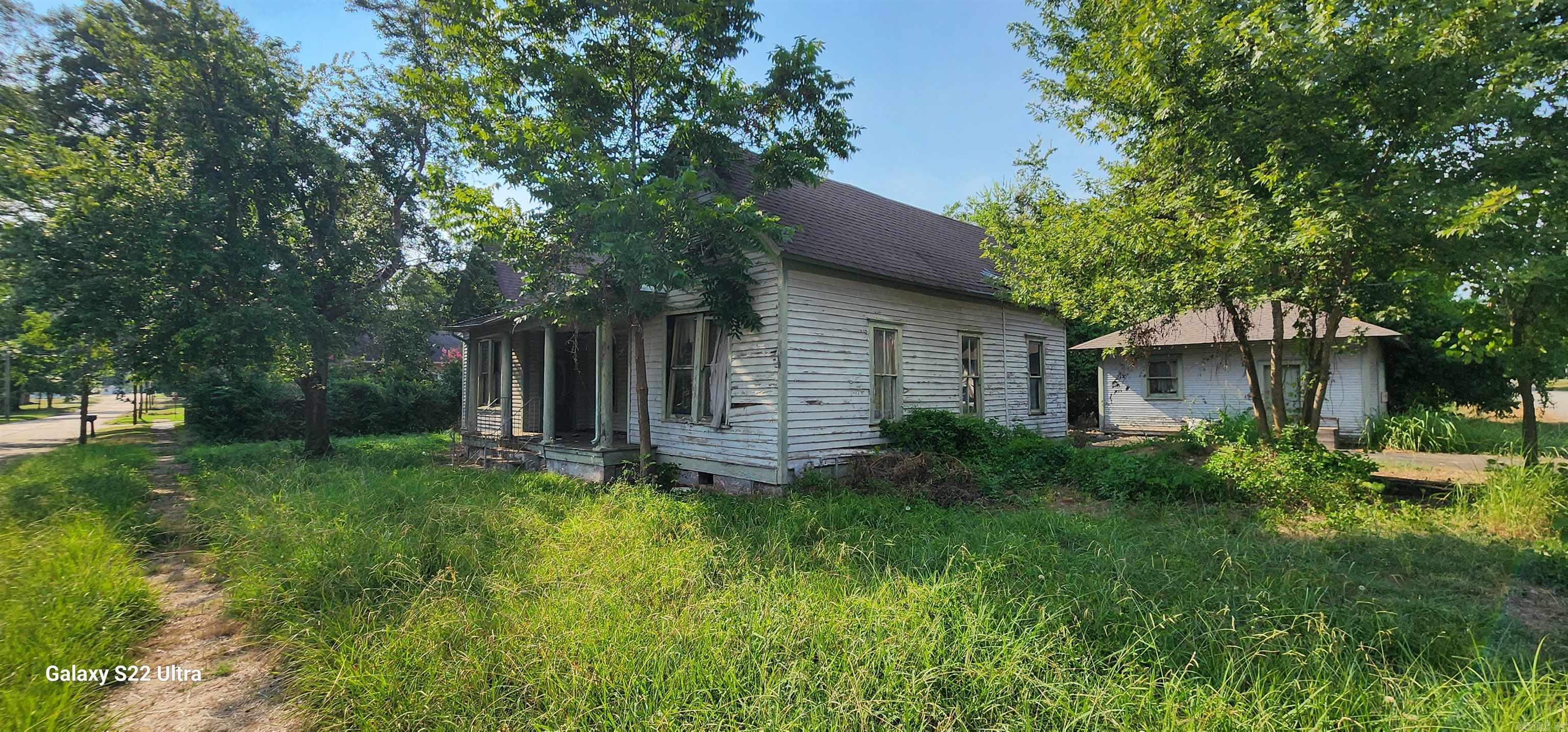 311 E Church  Paris, AR