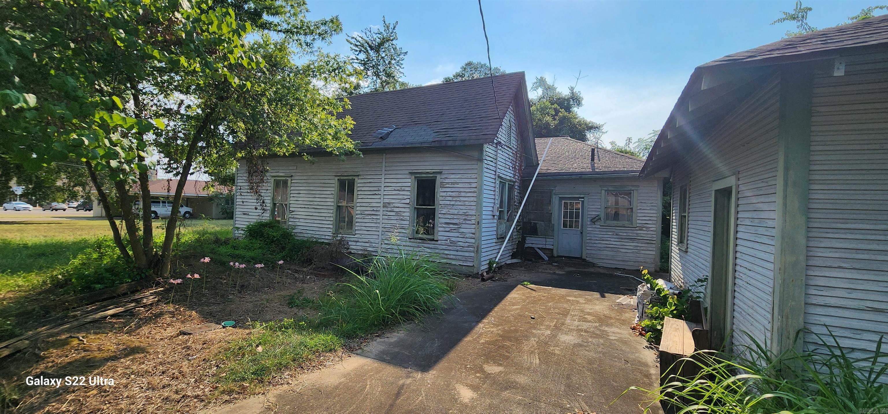 311 E Church  Paris, AR