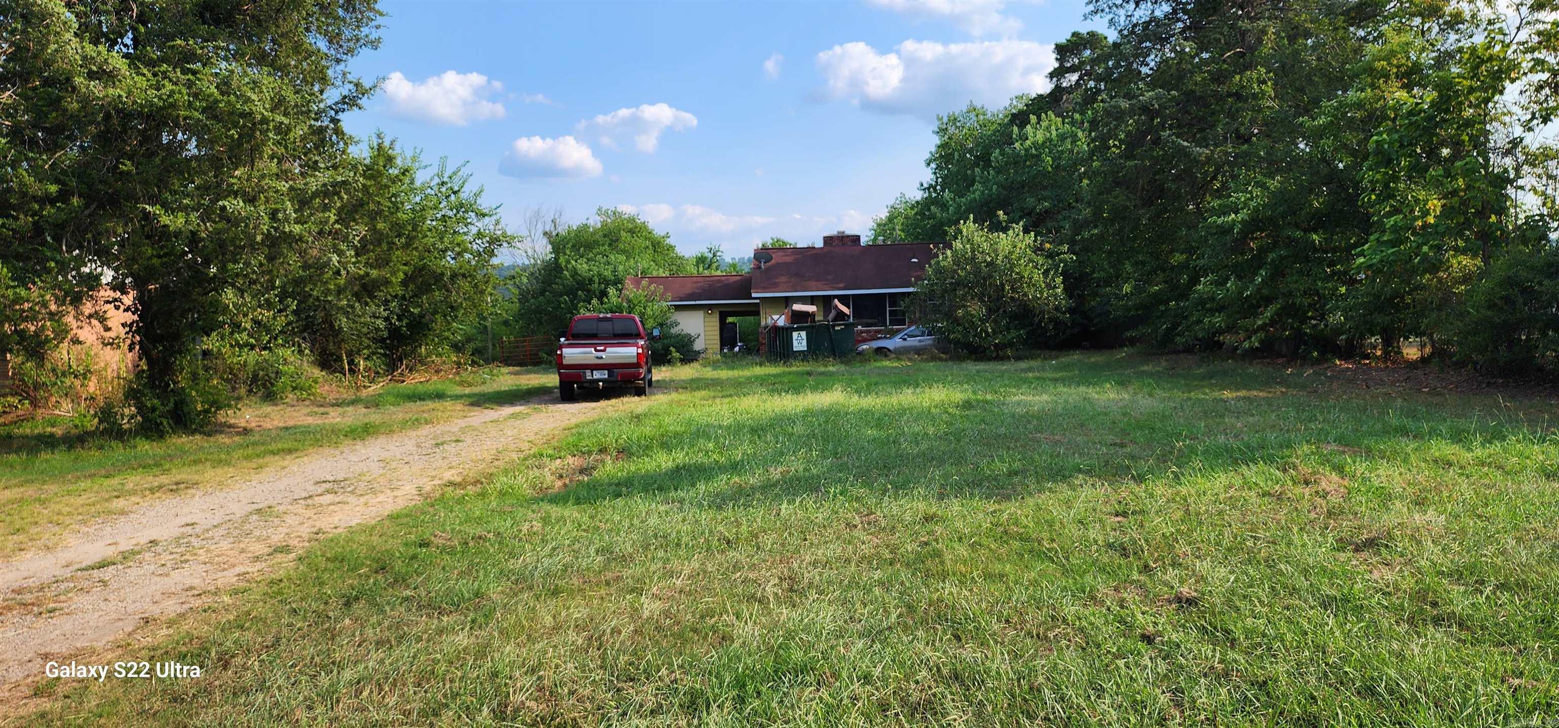 2710 E Walnut  Paris, AR