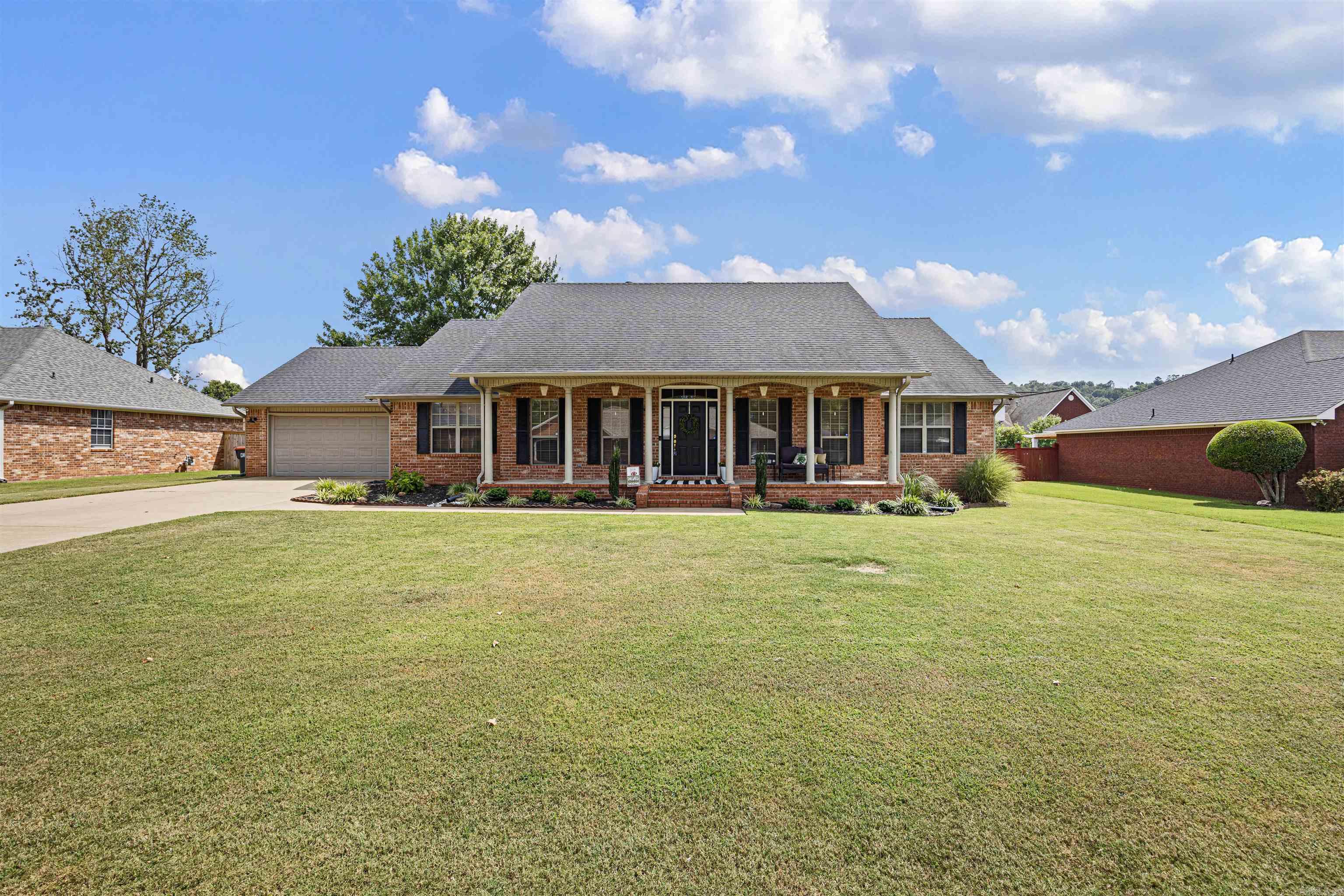 907 Muscadine  Russellville, AR