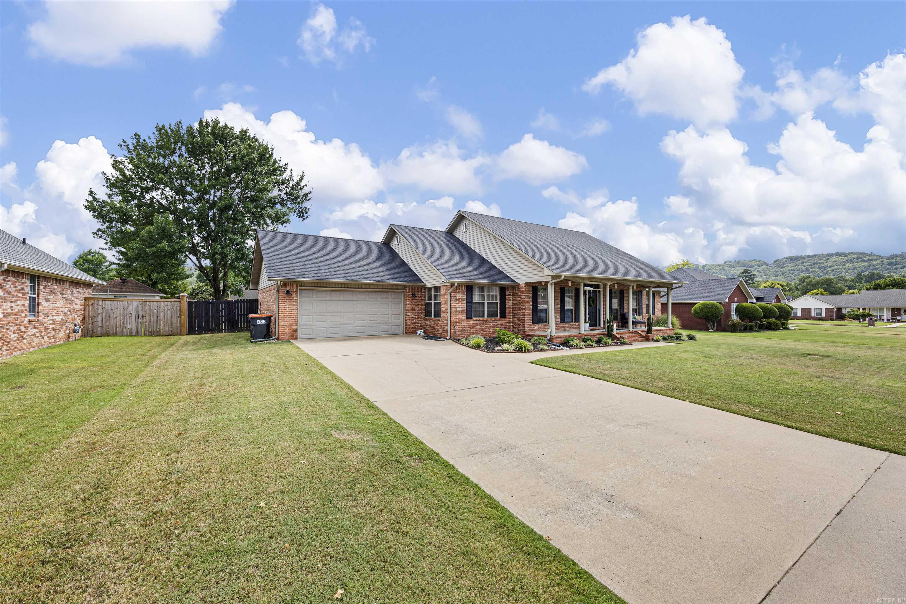 907 Muscadine  Russellville, AR
