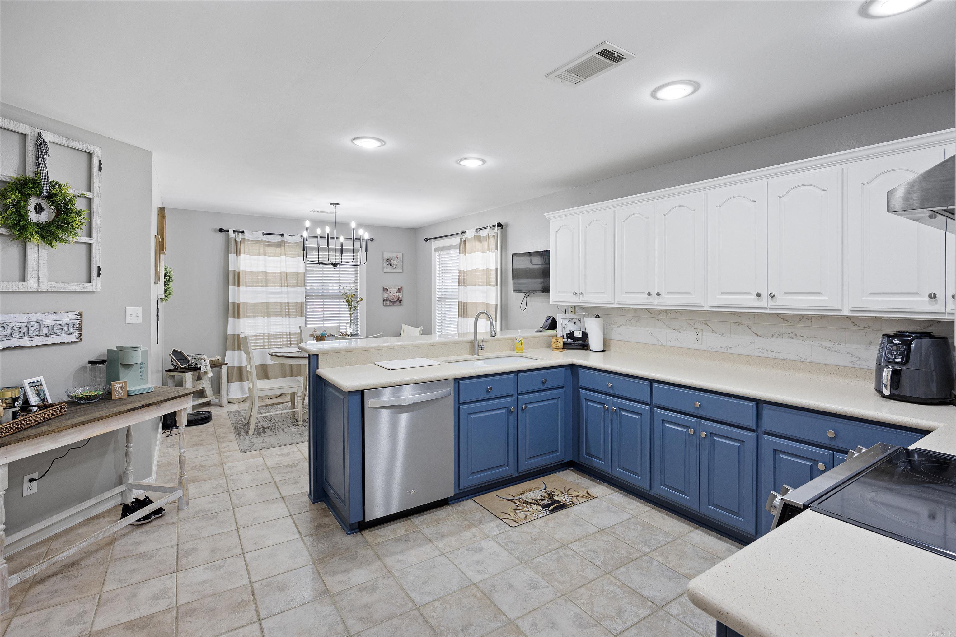907 Muscadine  Russellville, AR