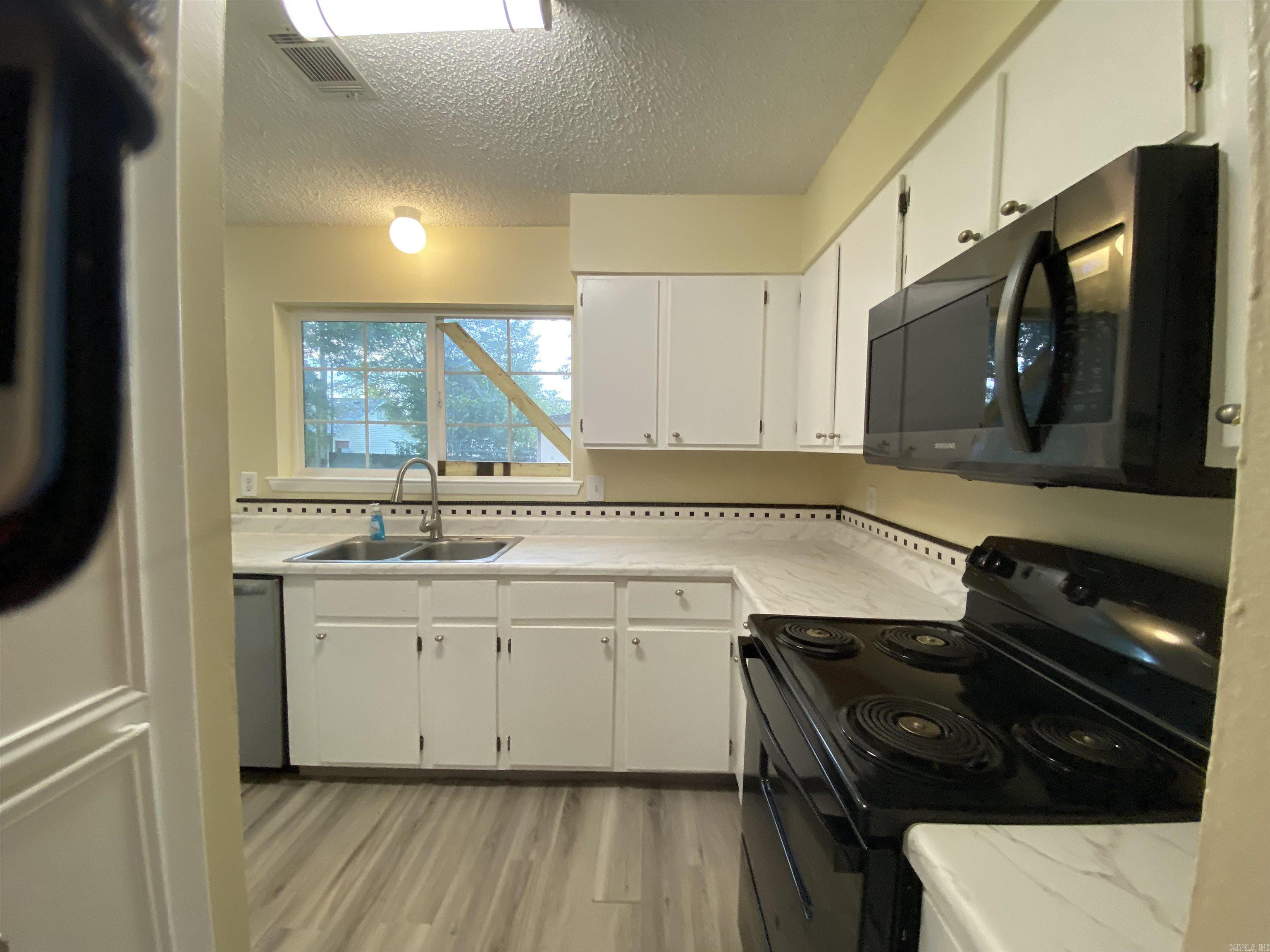 1407 S Cleveland Little Rock, AR 72204