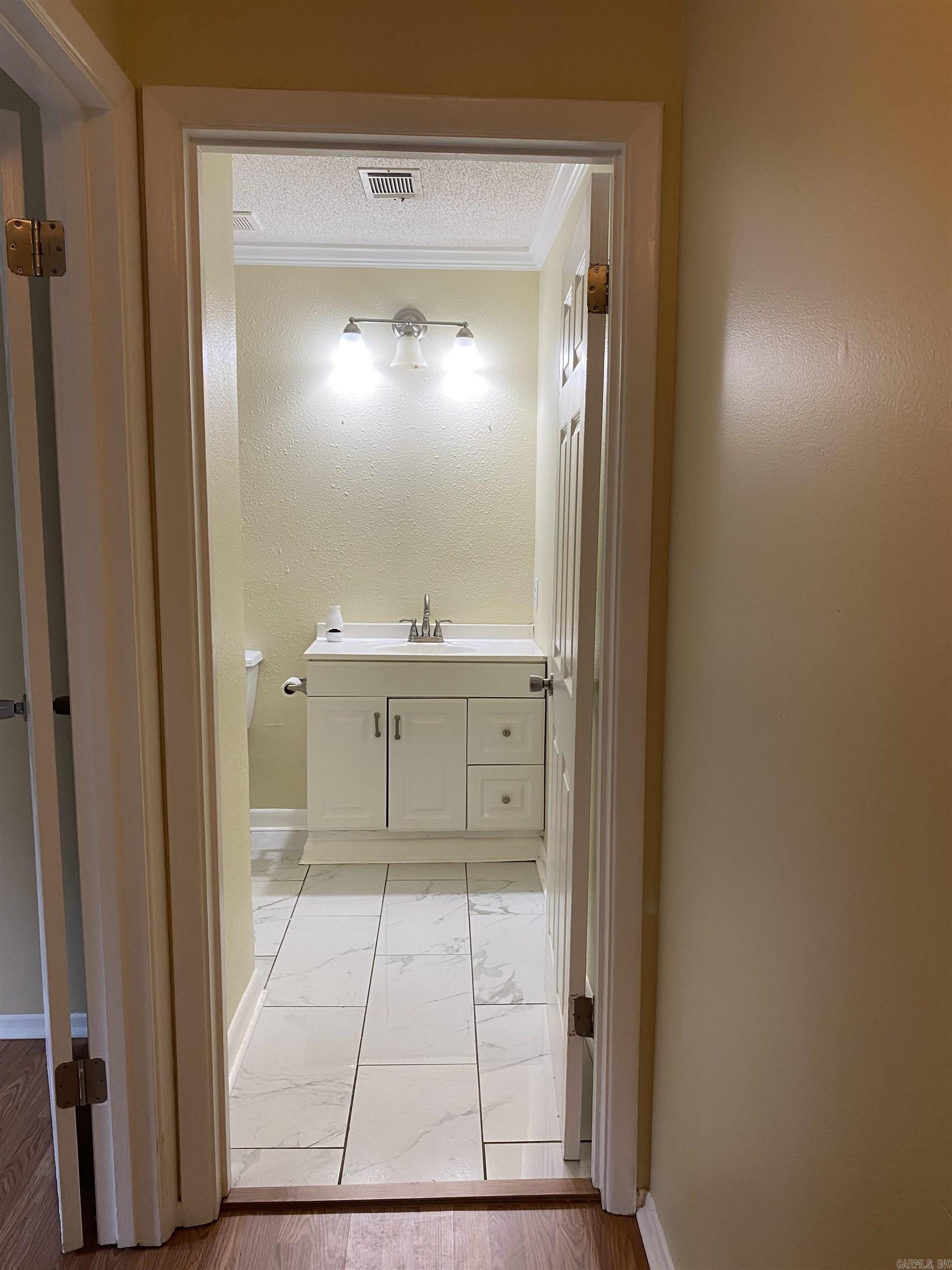 1407 S Cleveland Little Rock, AR 72204