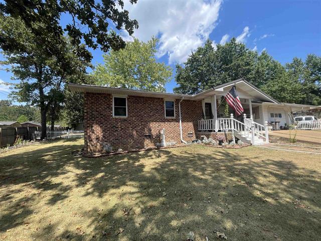 111  Humphrey  Salem, AR
