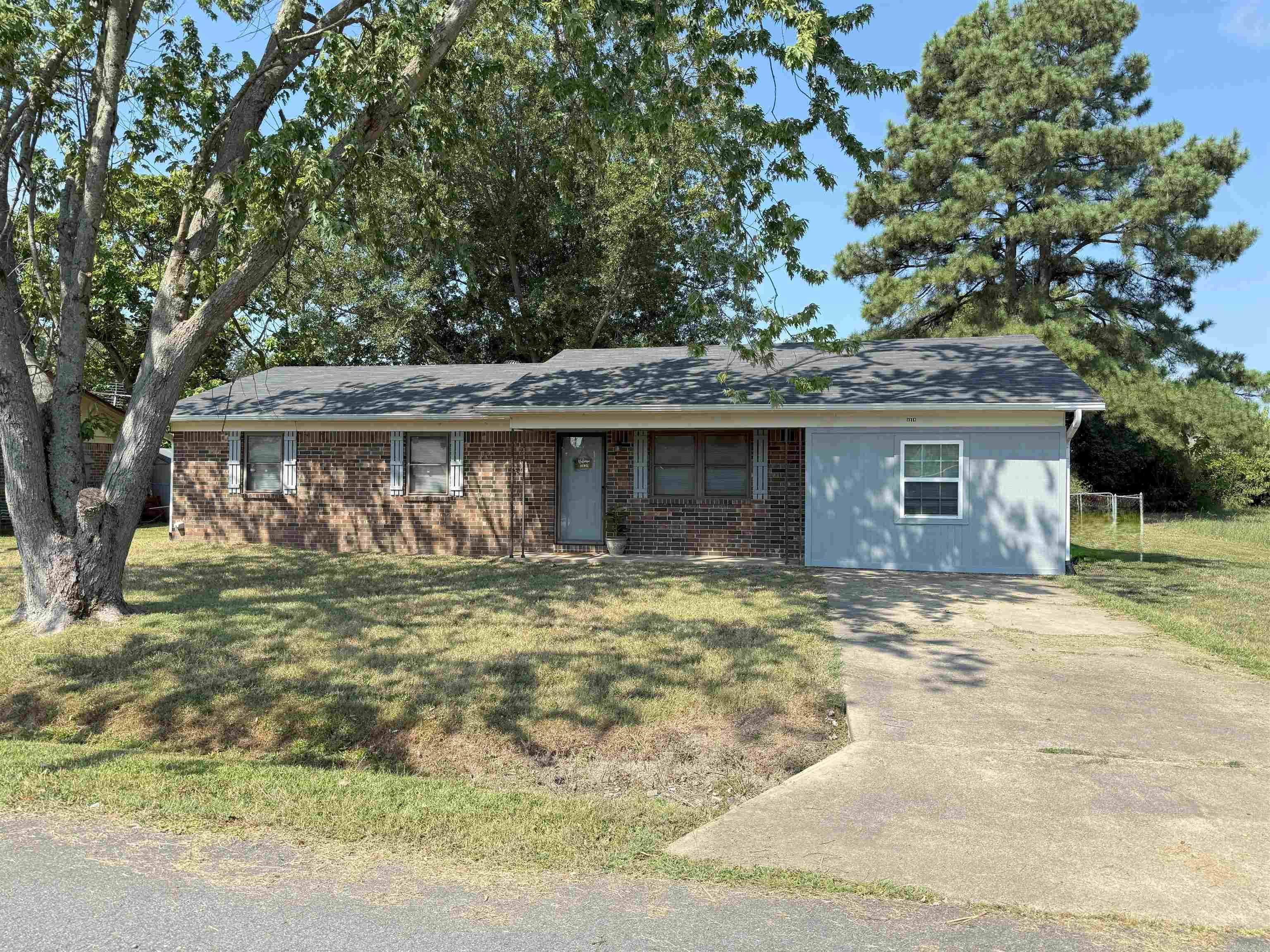 1218 Fairview  Lonoke, AR