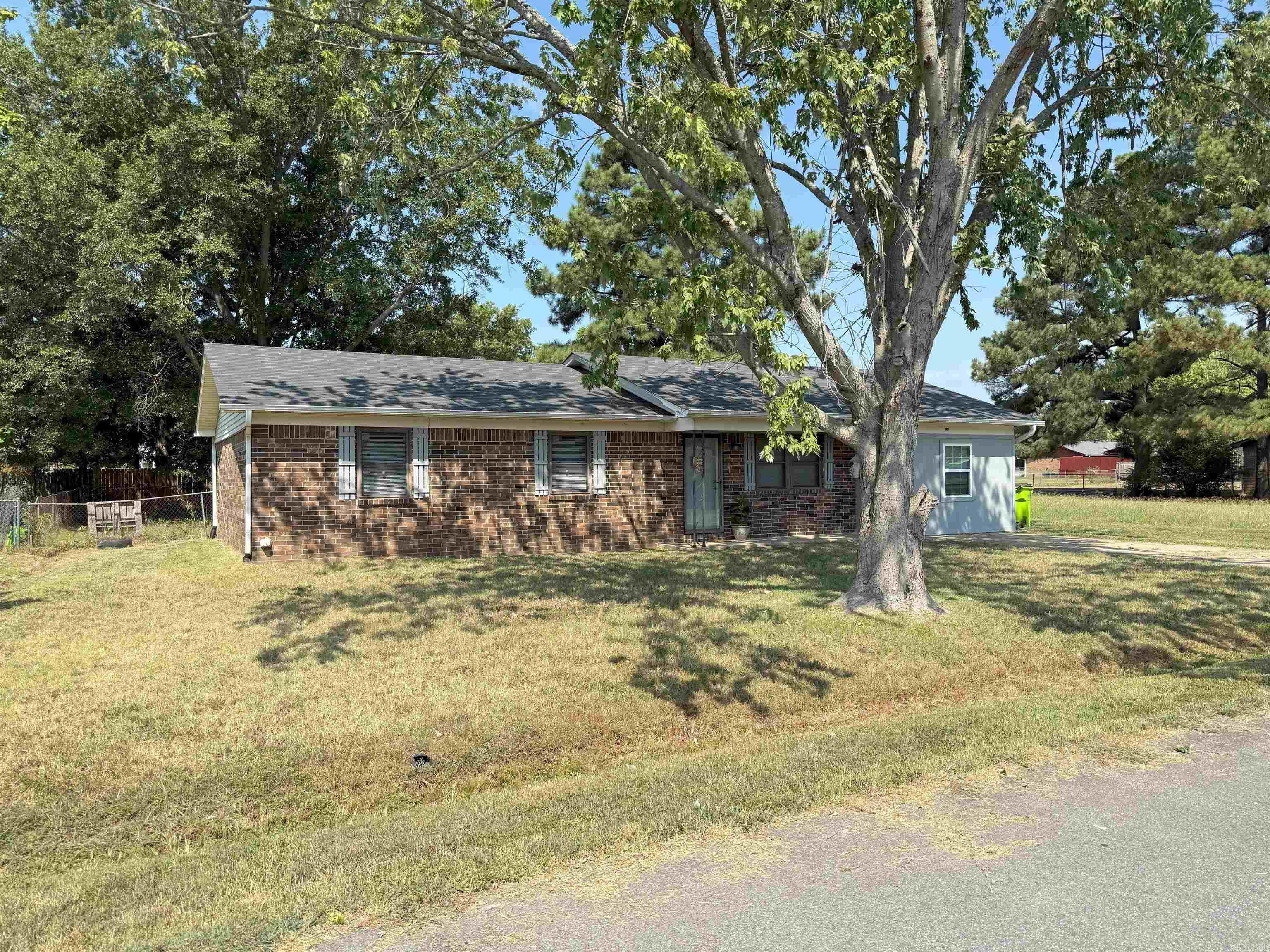1218 Fairview  Lonoke, AR