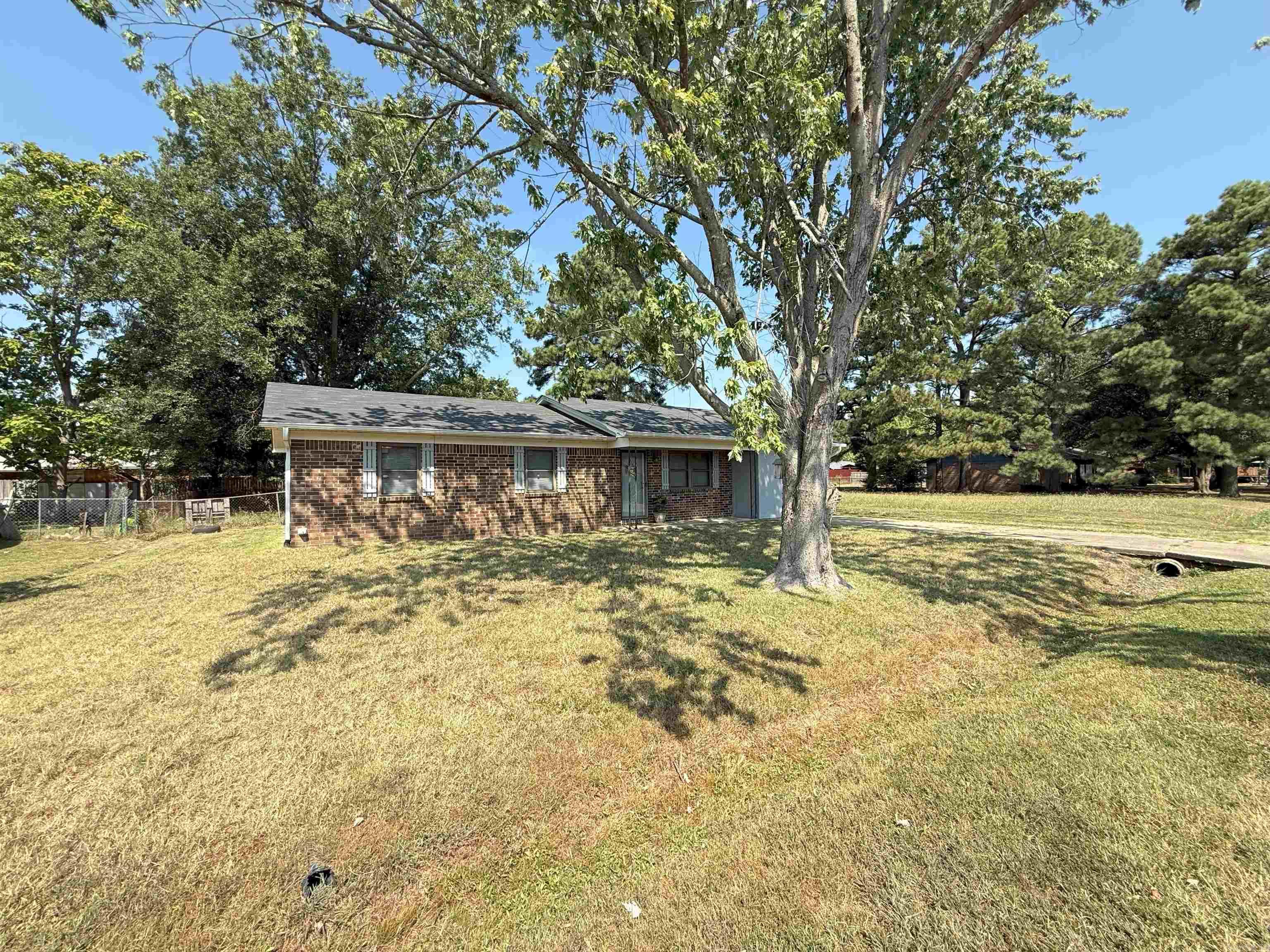 1218 Fairview  Lonoke, AR