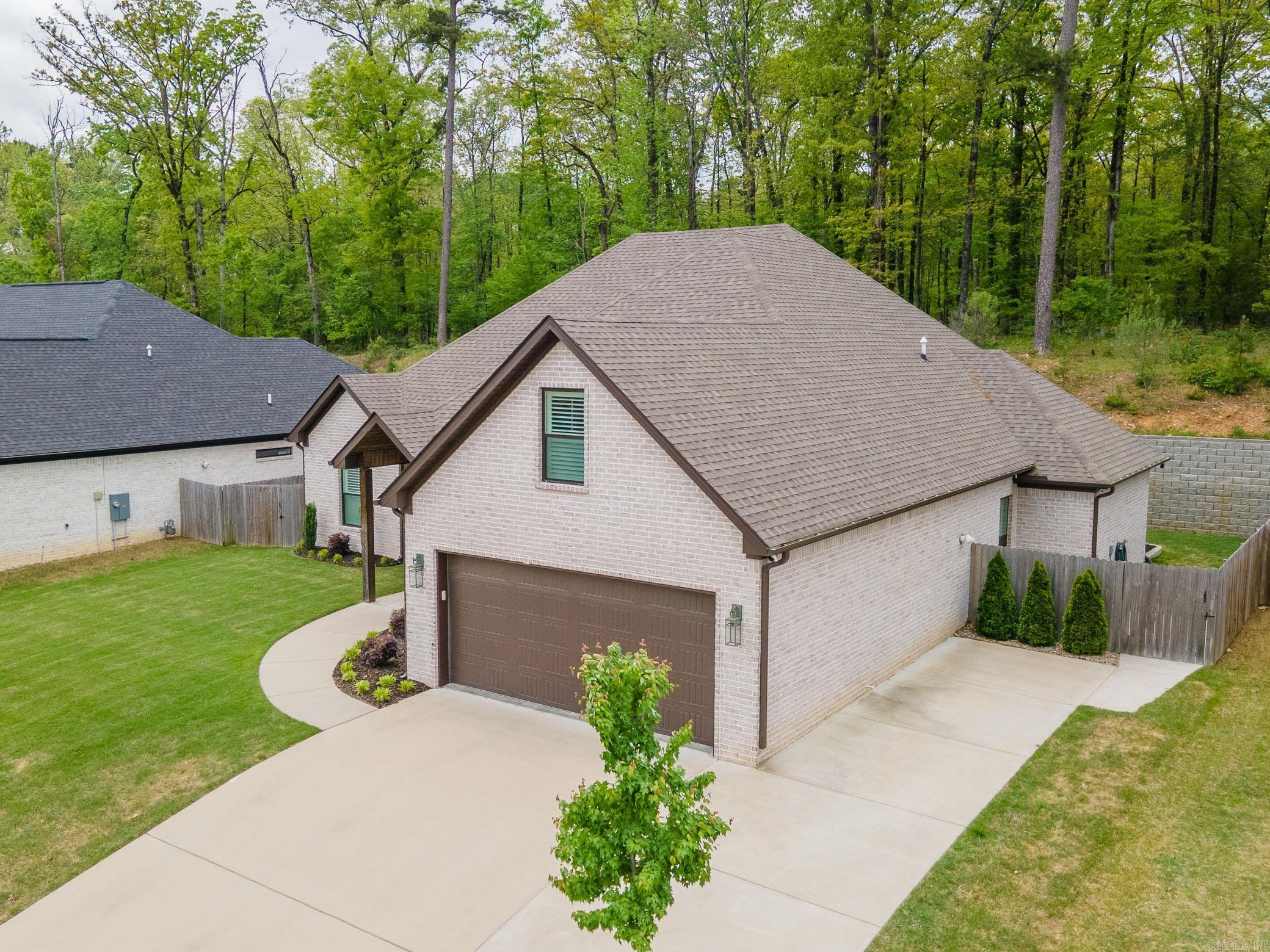7901 S Shoreline  Benton, AR