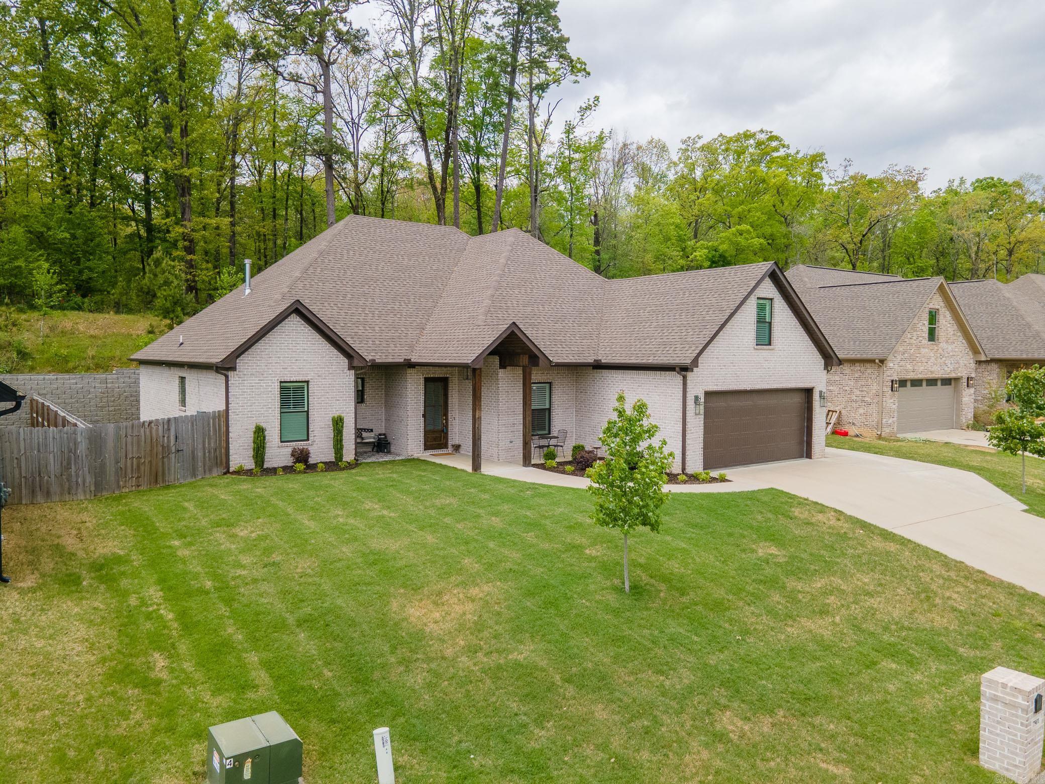 7901 S Shoreline  Benton, AR