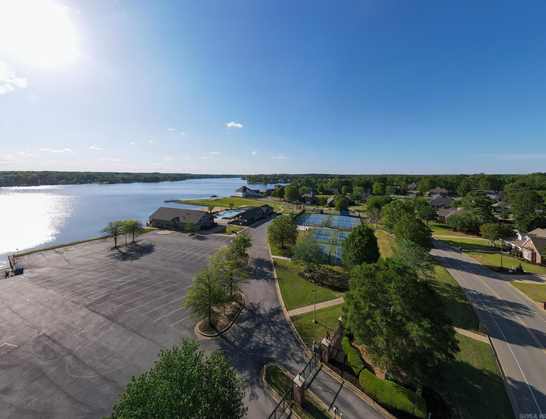 7901 S Shoreline  Benton, AR
