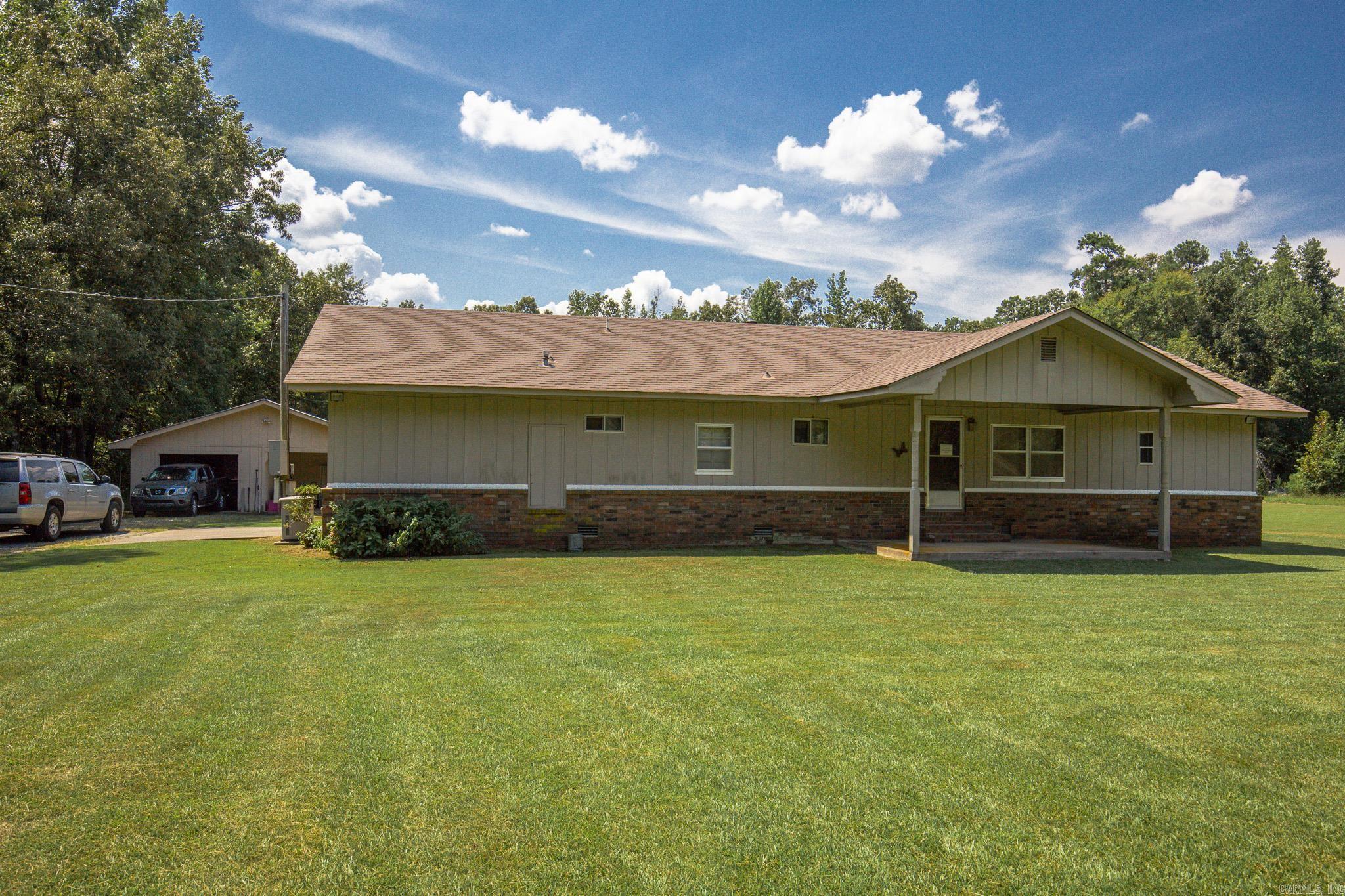 1508 Red Oak Ln.  Pine Bluff, AR