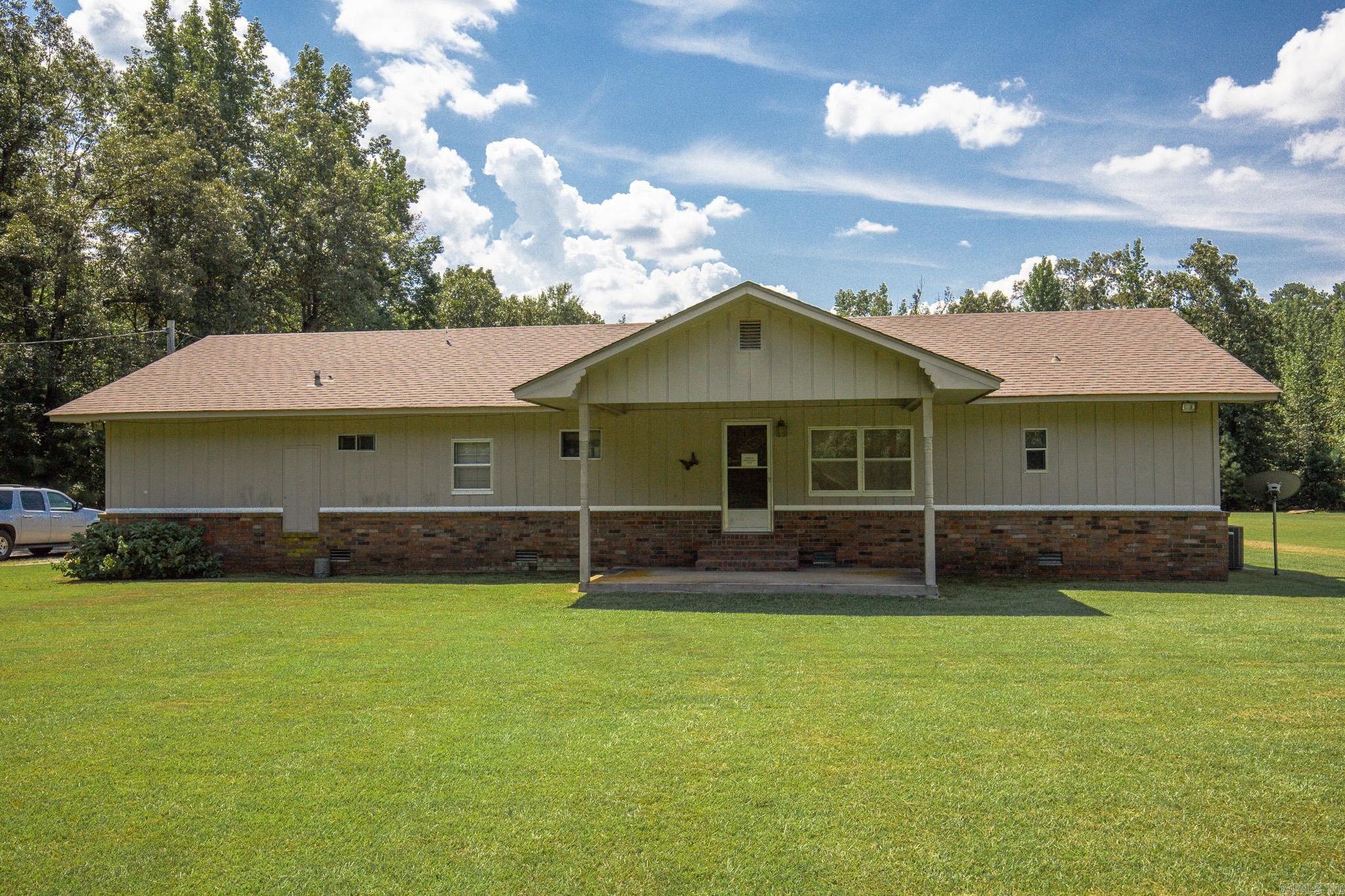 1508 Red Oak Ln.  Pine Bluff, AR
