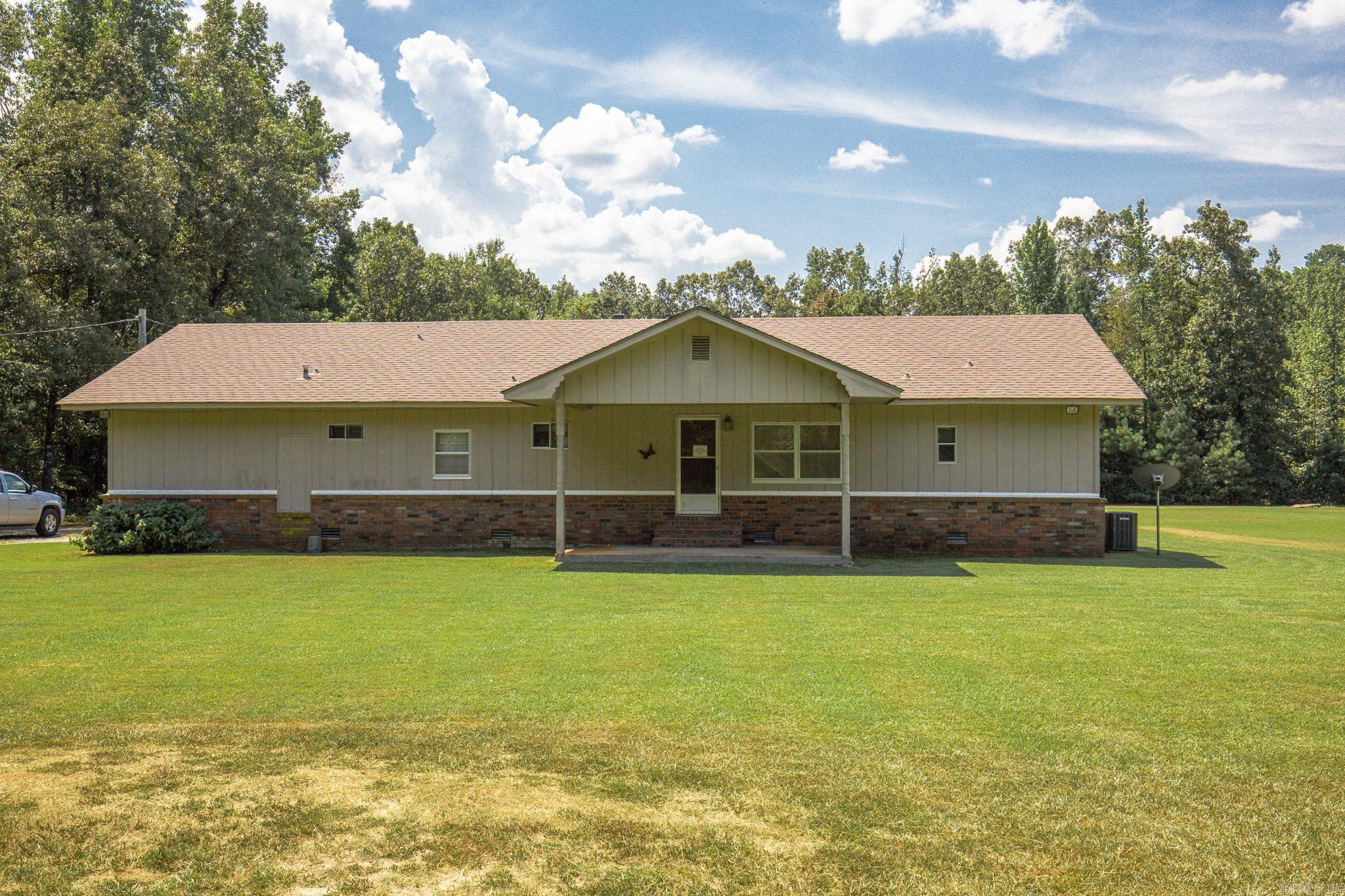 1508 Red Oak Ln.  Pine Bluff, AR