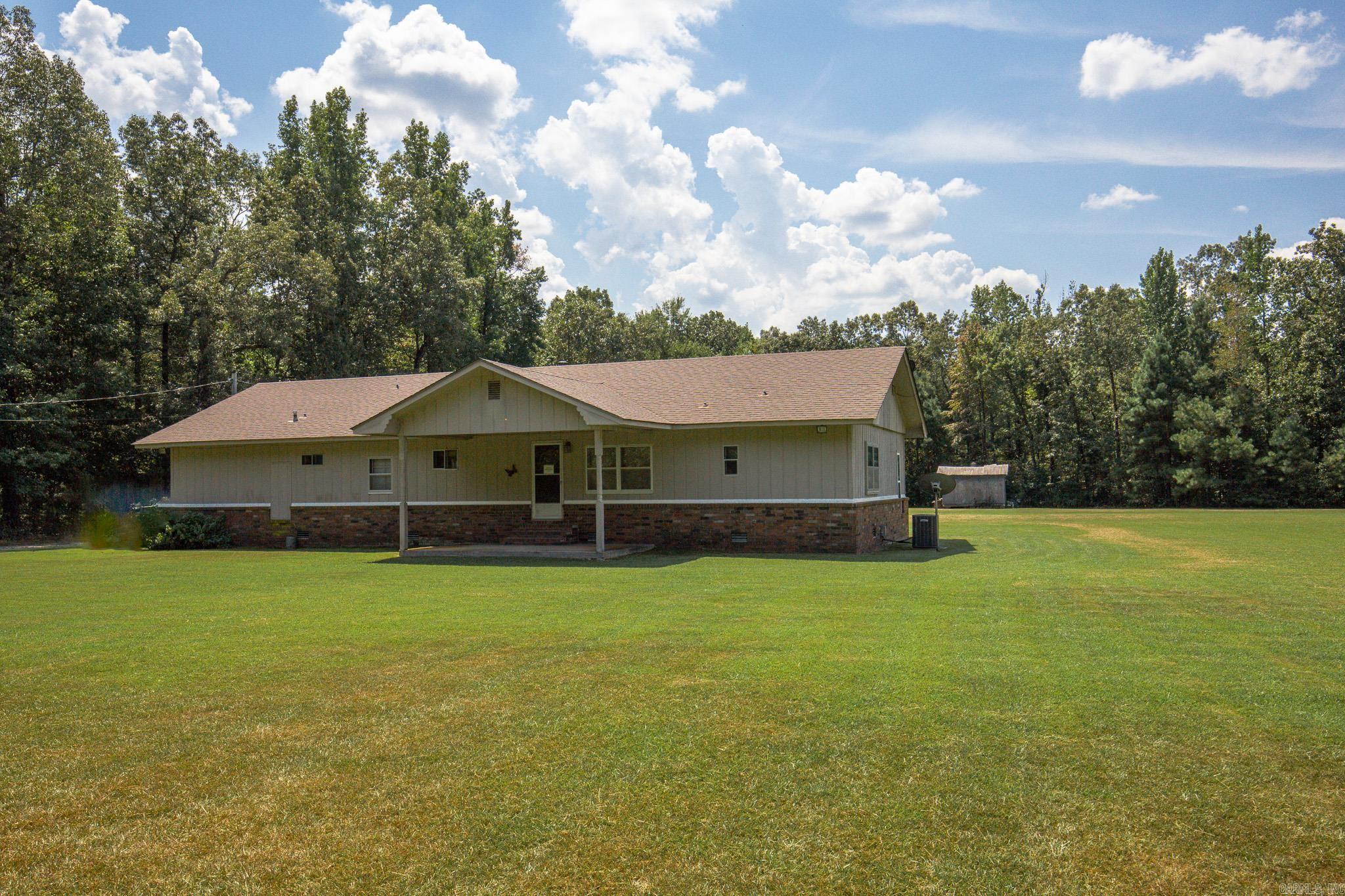 1508 Red Oak Ln.  Pine Bluff, AR