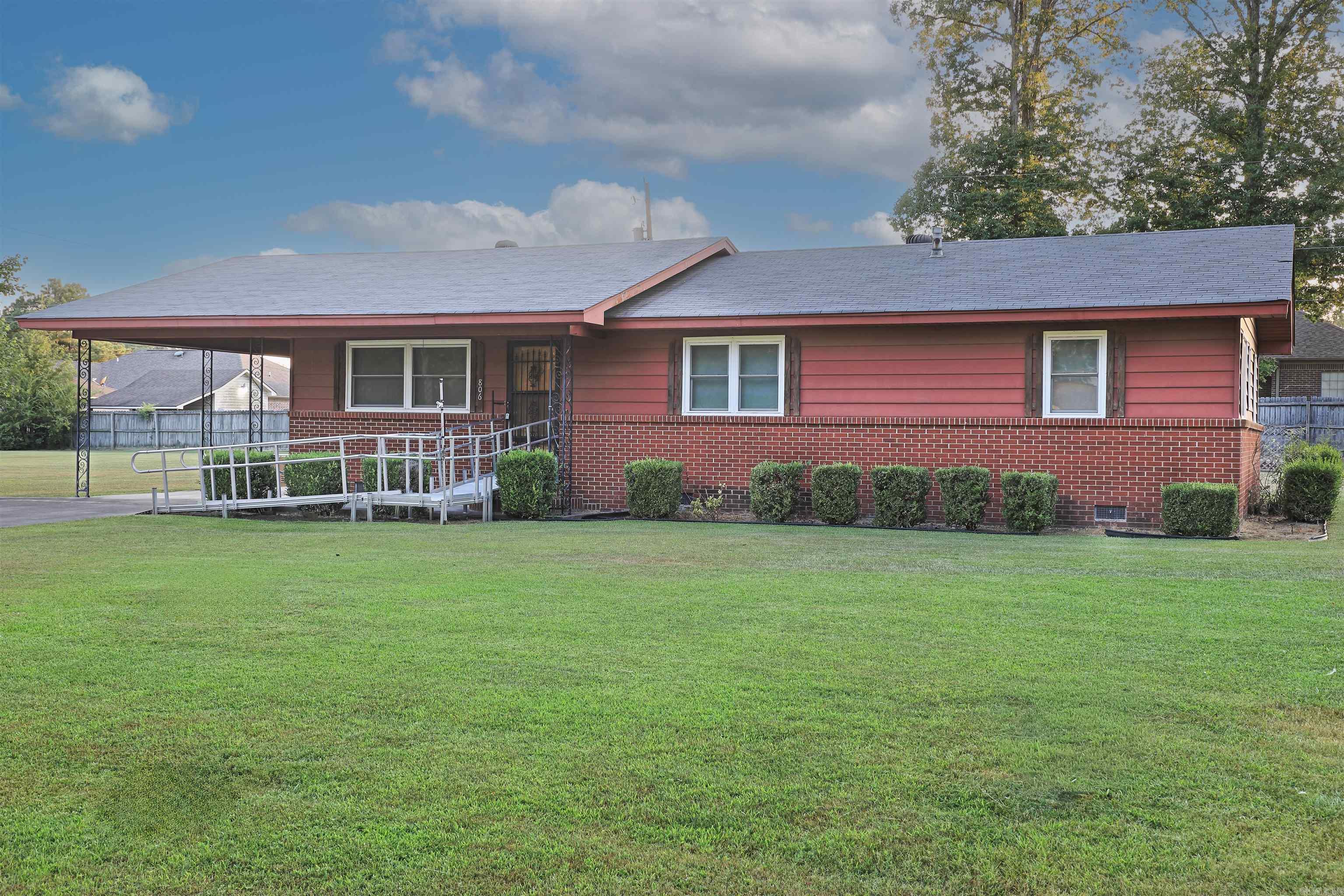 806 Meredith Street  White Hall, AR