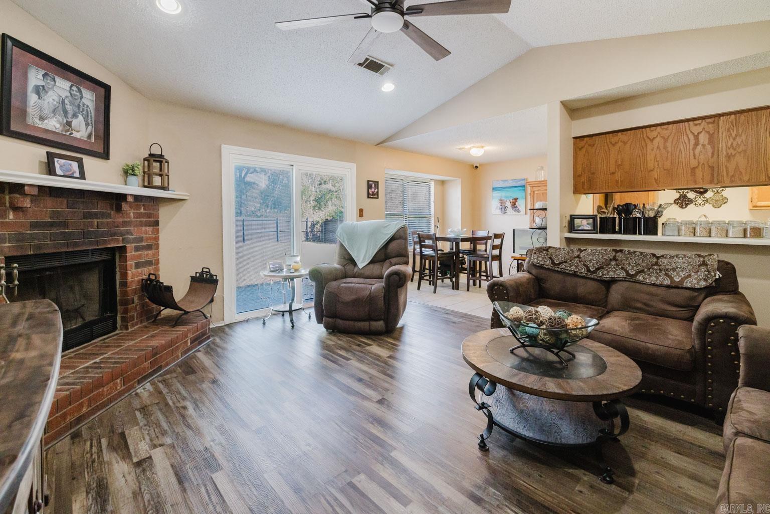 801 Lindy Cove  Bryant, AR