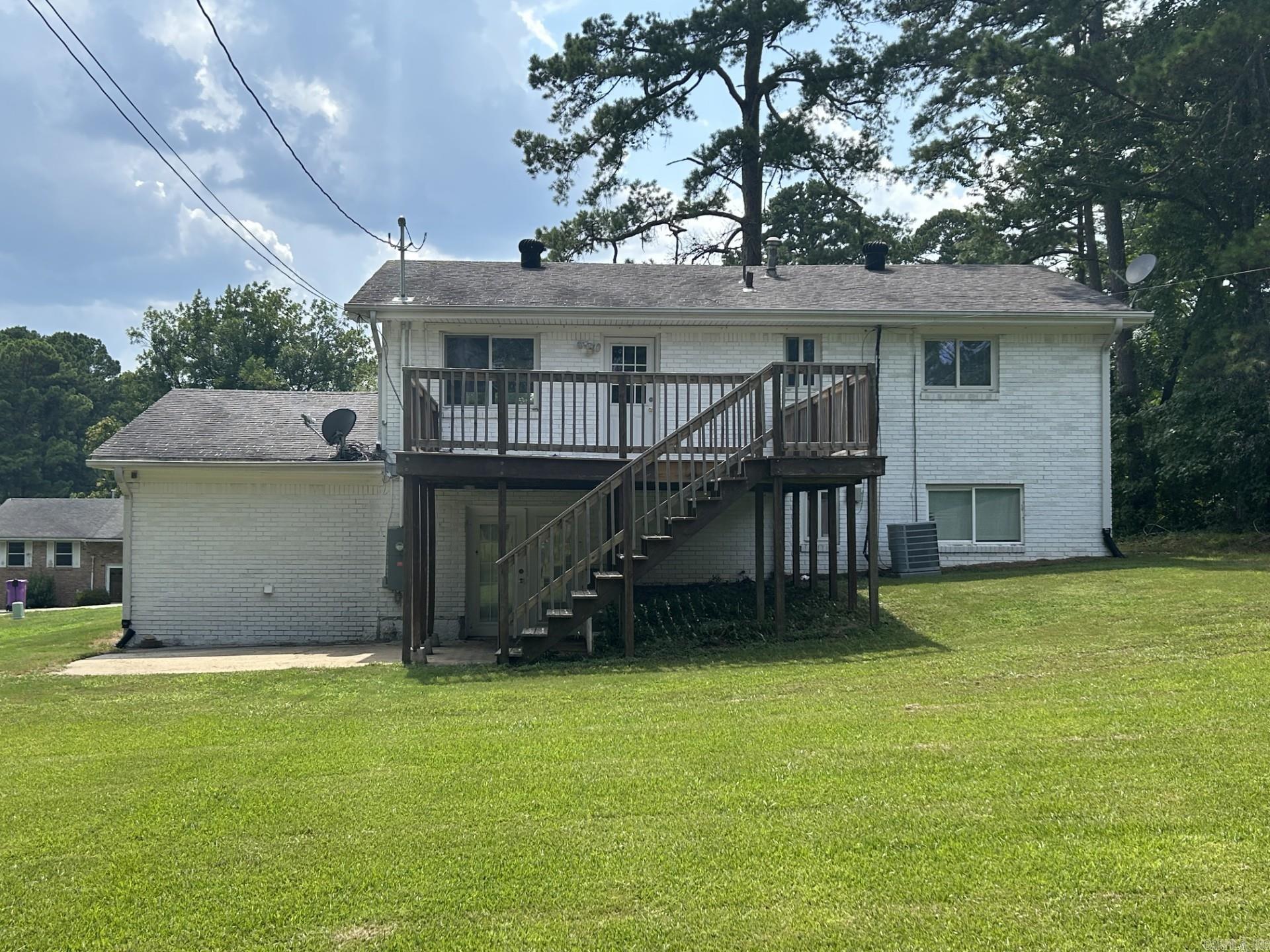1811 E Lakeview  Benton, AR