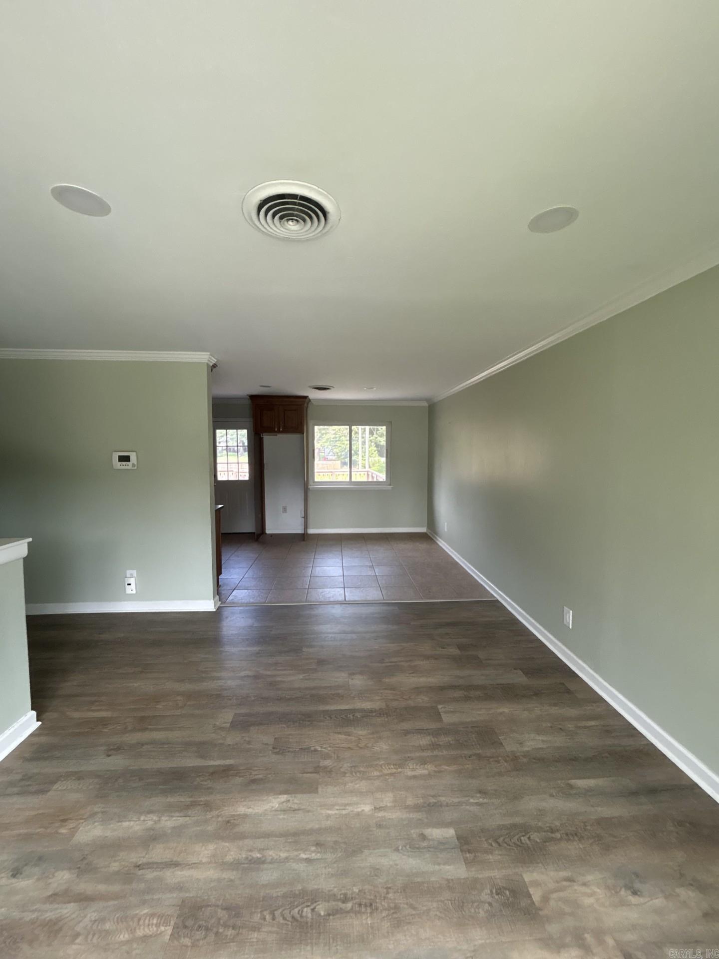 1811 E Lakeview  Benton, AR