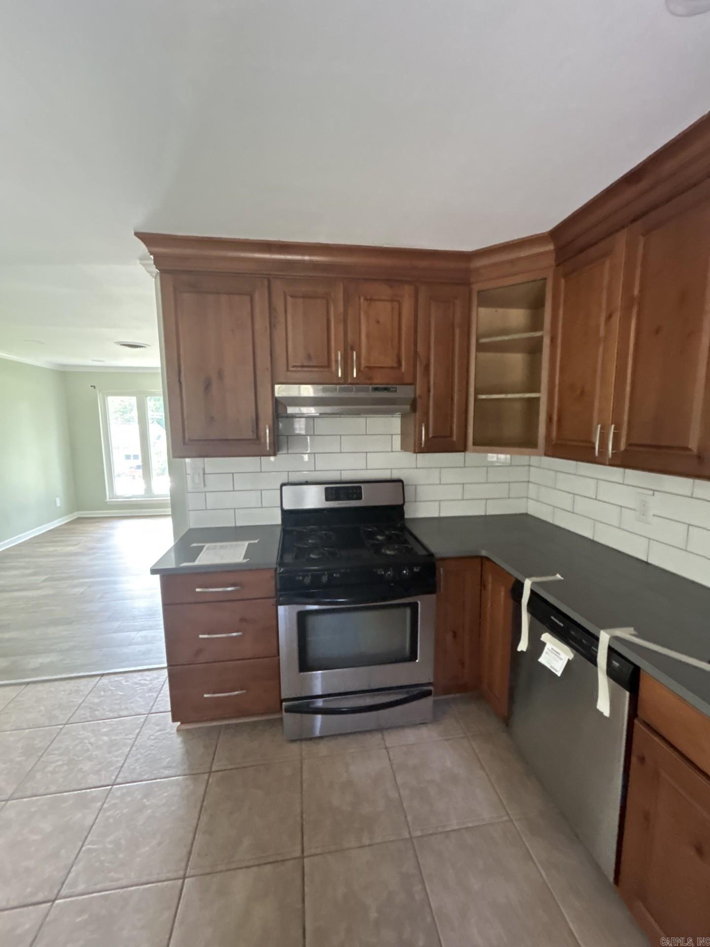 1811 E Lakeview  Benton, AR