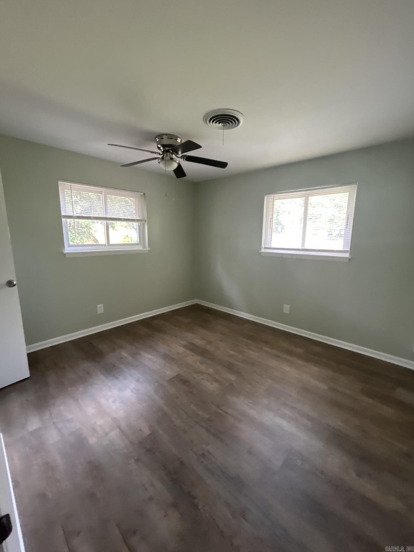 1811 E Lakeview  Benton, AR