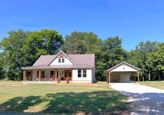 120 N Riverview  Mountain View, AR