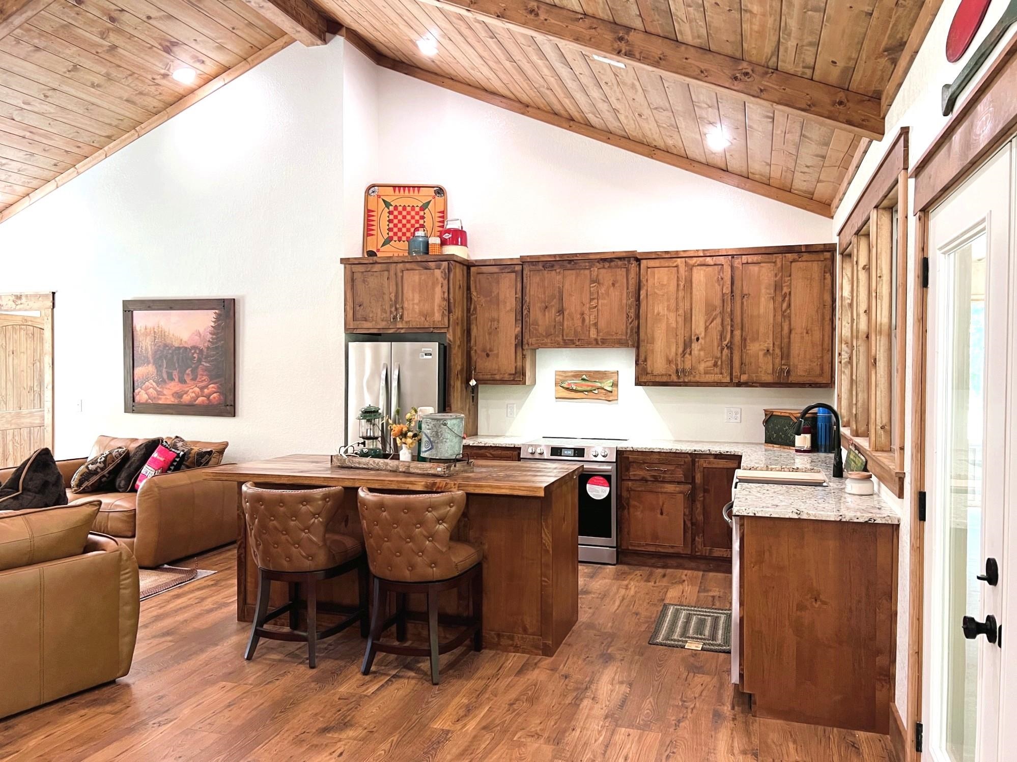 120 N Riverview  Mountain View, AR