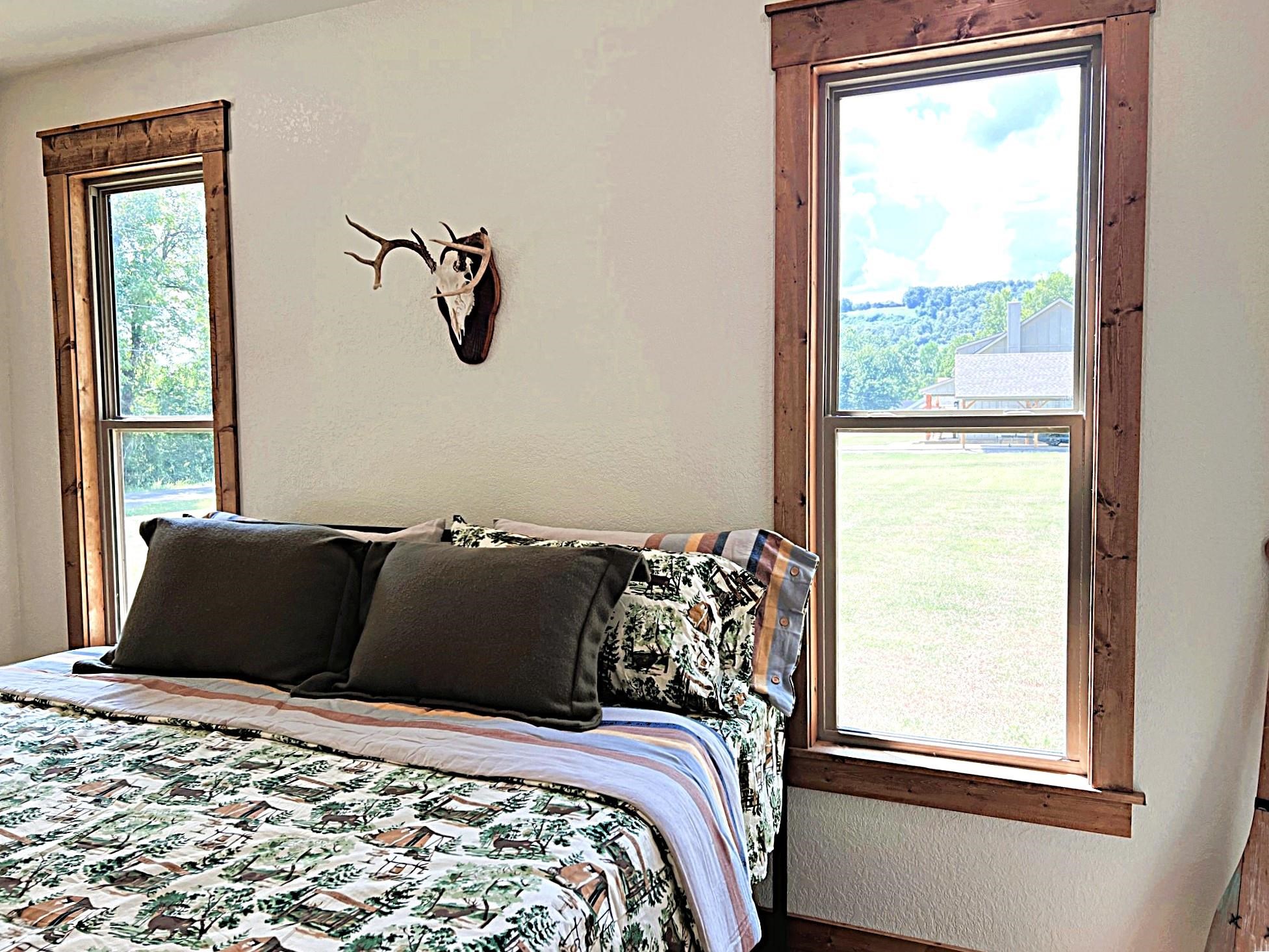 120 N Riverview  Mountain View, AR