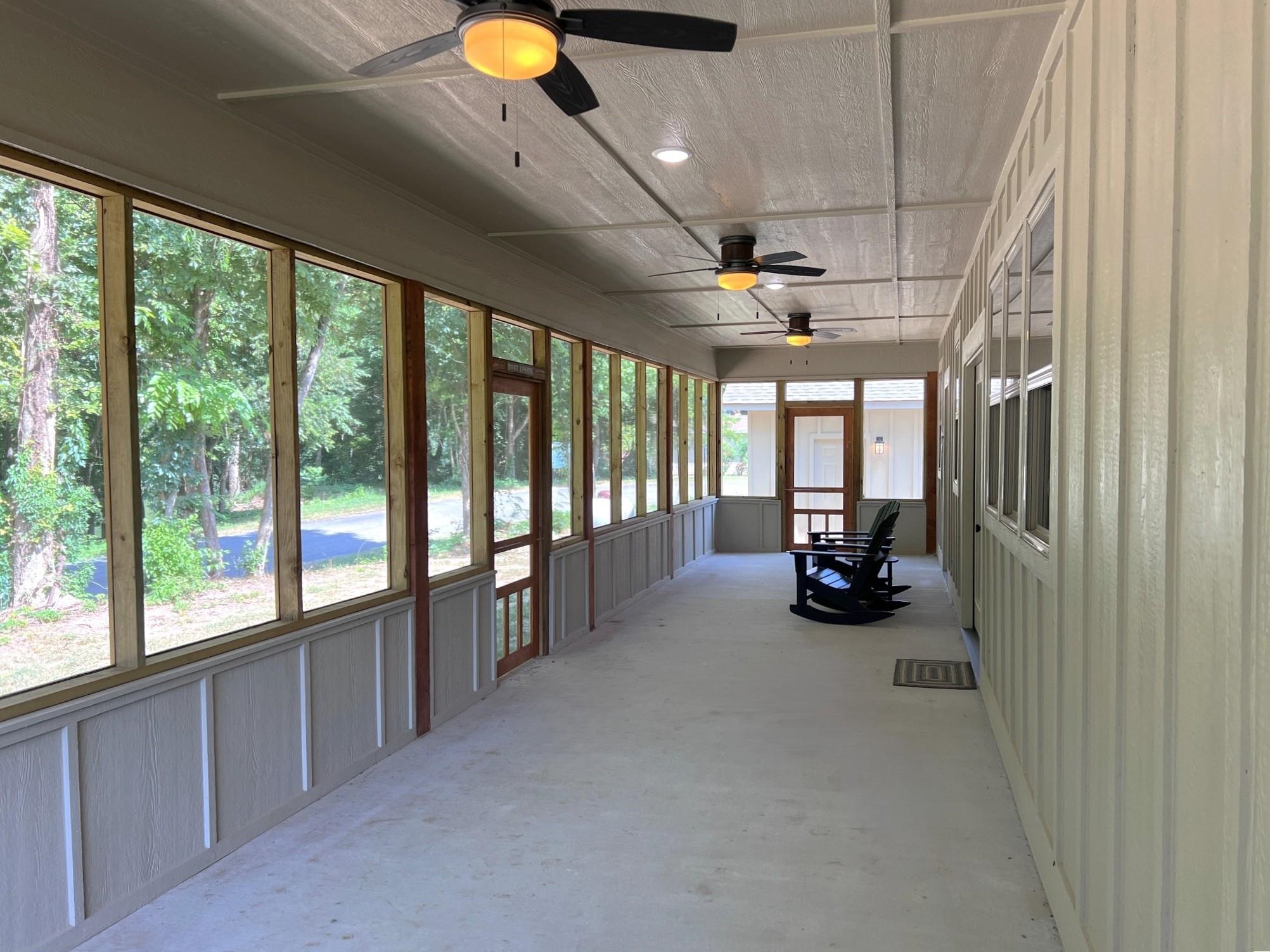120 N Riverview  Mountain View, AR