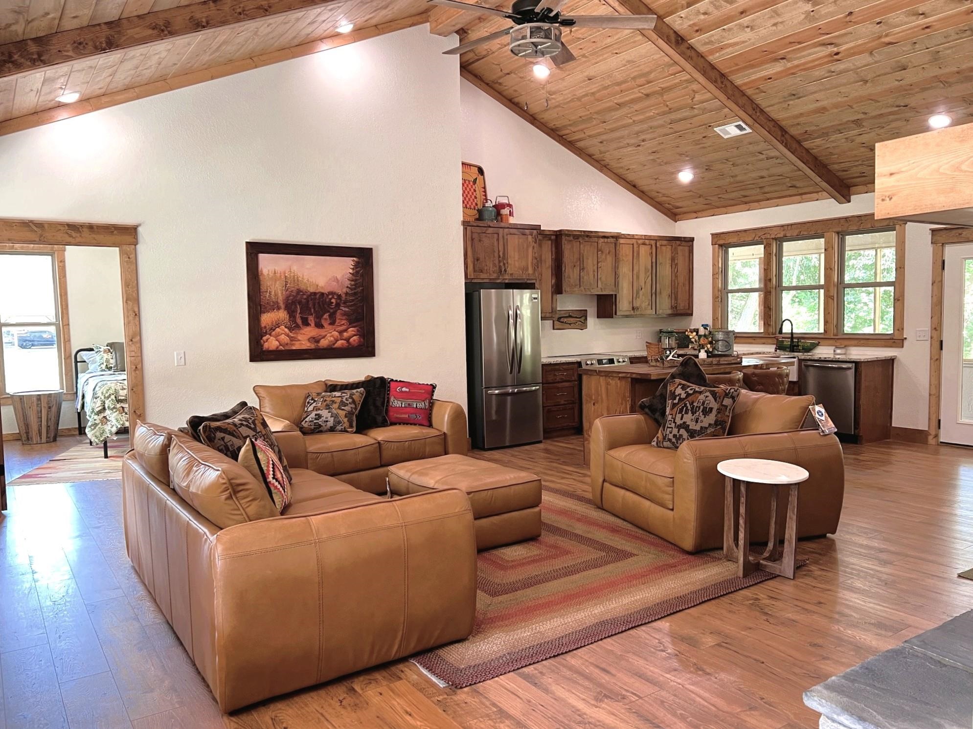 120 N Riverview  Mountain View, AR