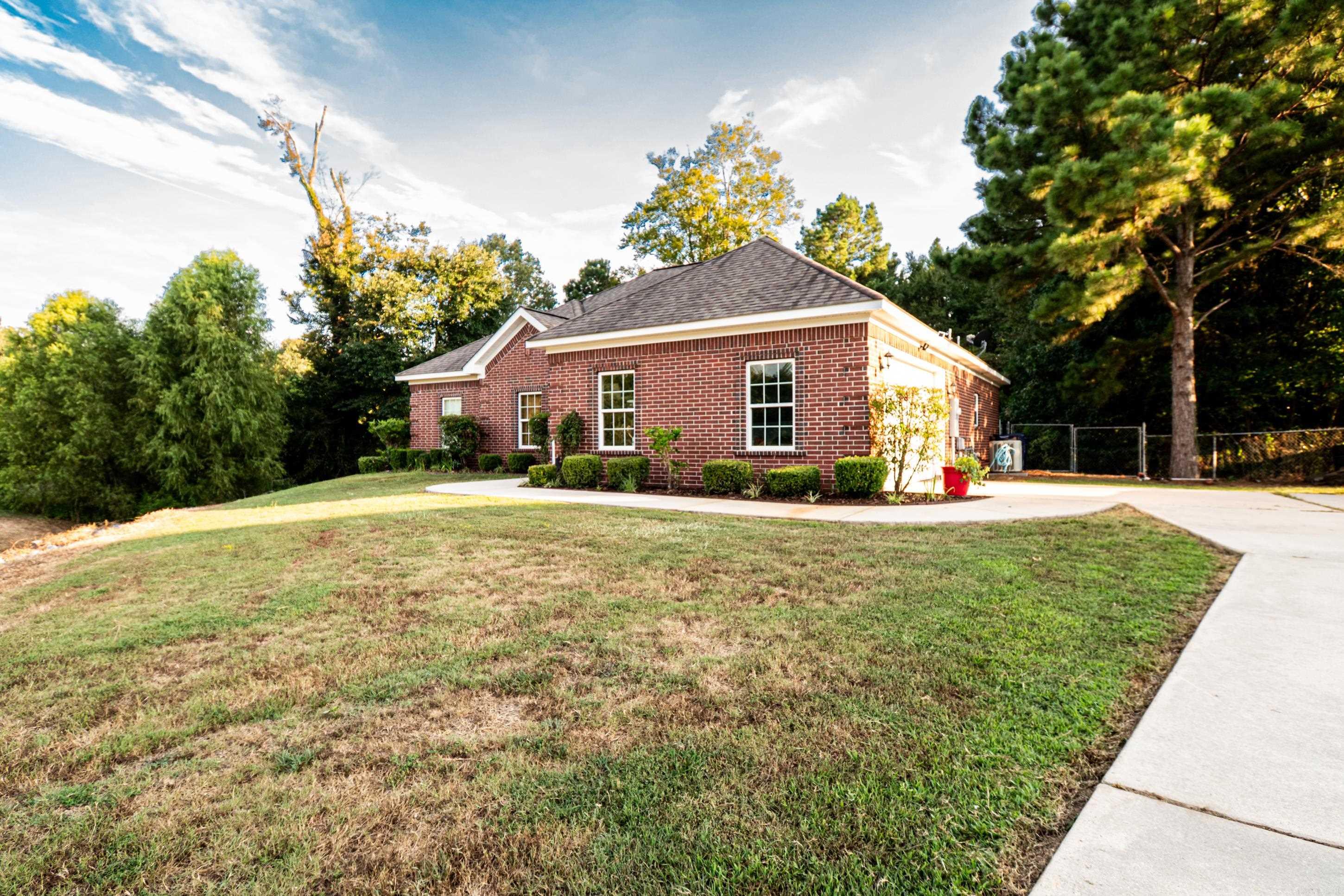 215 Hidden Hollows  El Dorado, AR