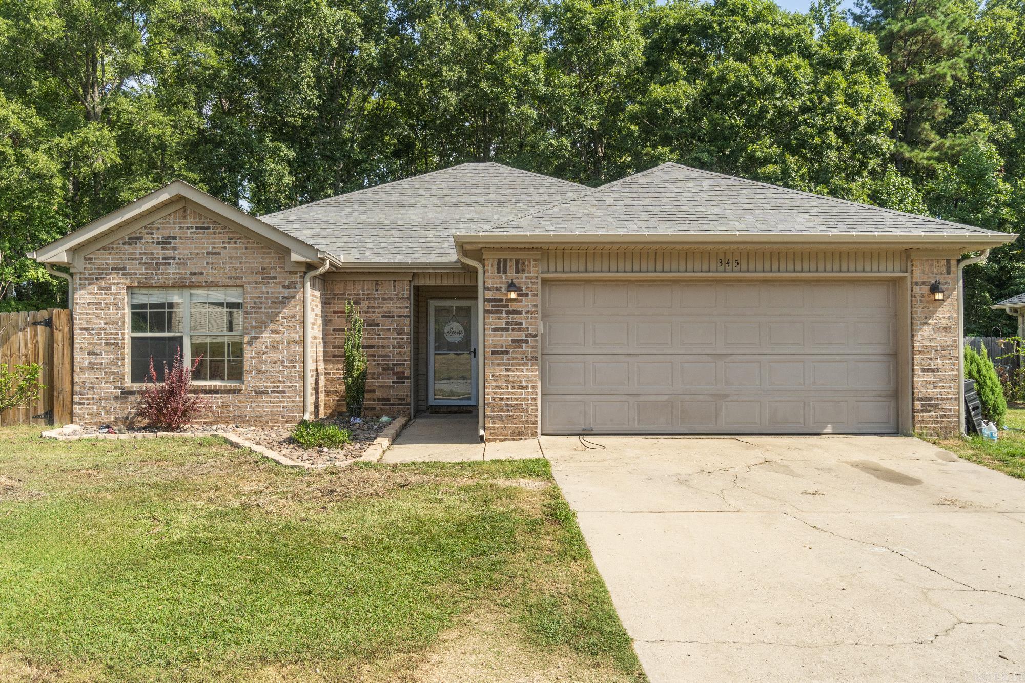 345 Meadow Creek Dr  Benton, AR