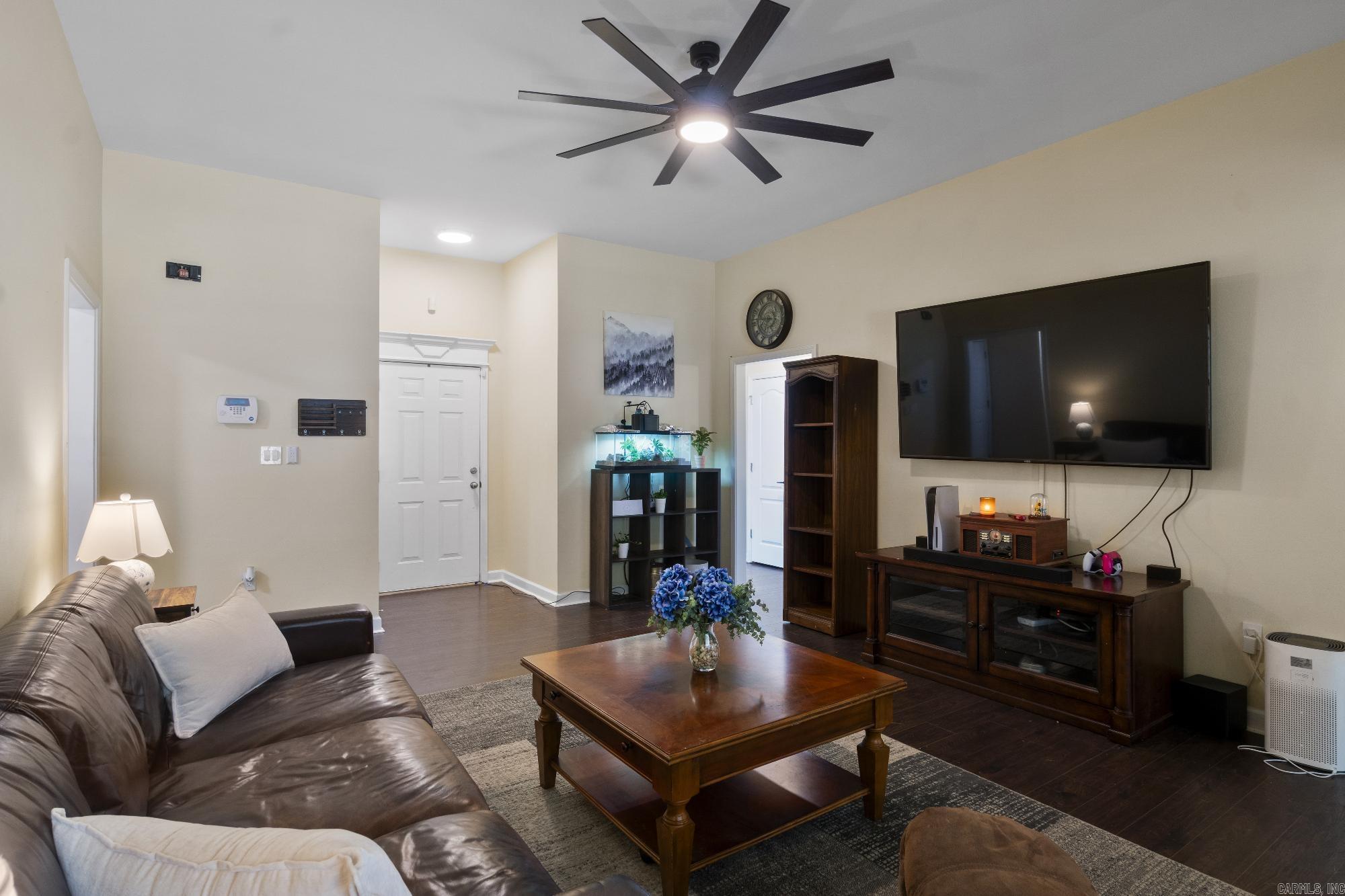 345 Meadow Creek Dr  Benton, AR