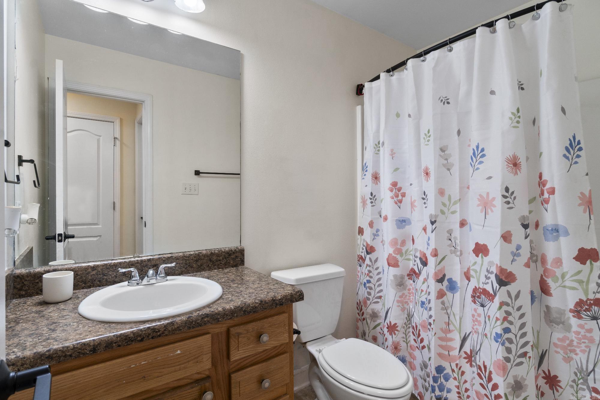 345 Meadow Creek Dr  Benton, AR