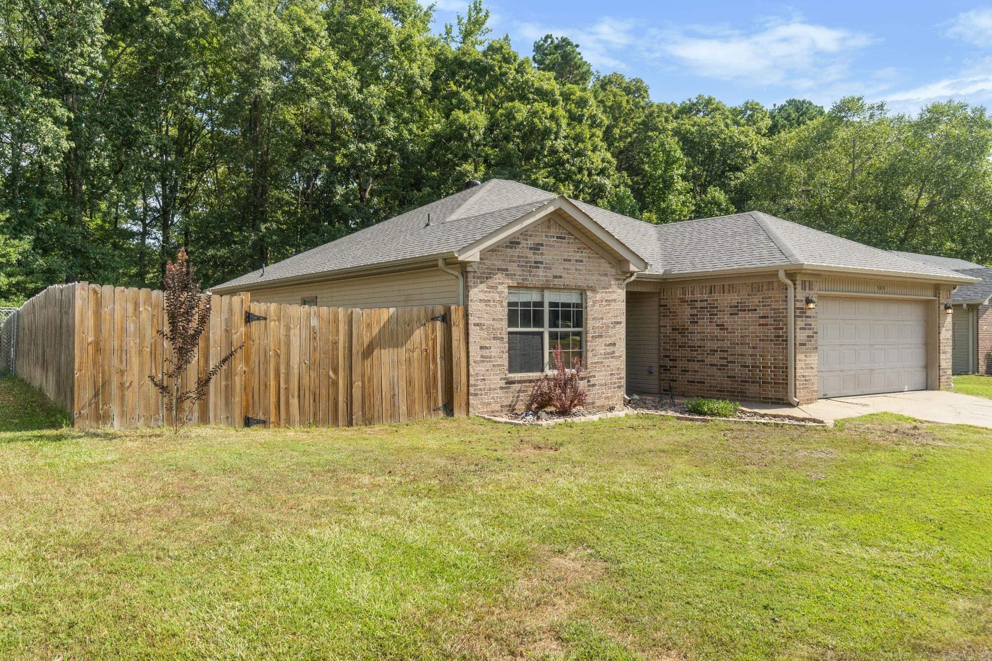 345 Meadow Creek Dr  Benton, AR