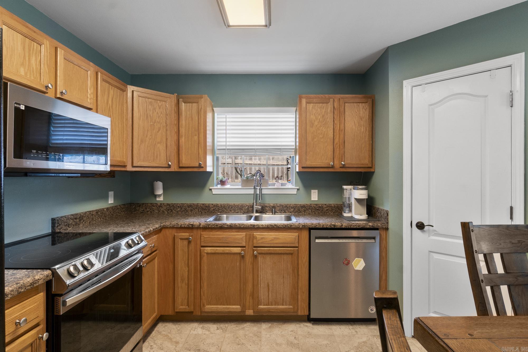 345 Meadow Creek Dr  Benton, AR