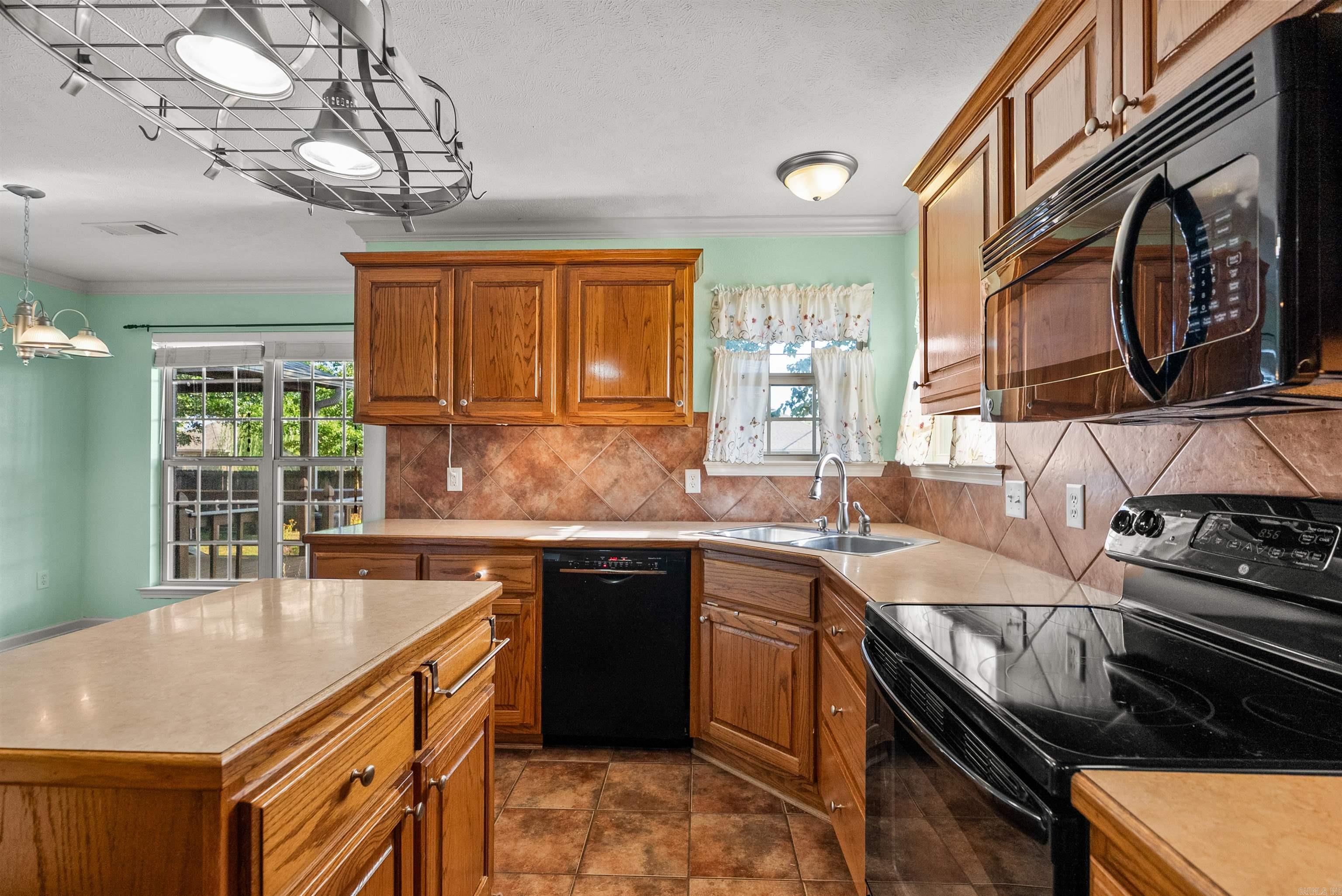 2570 Zoysia Ln  Conway, AR