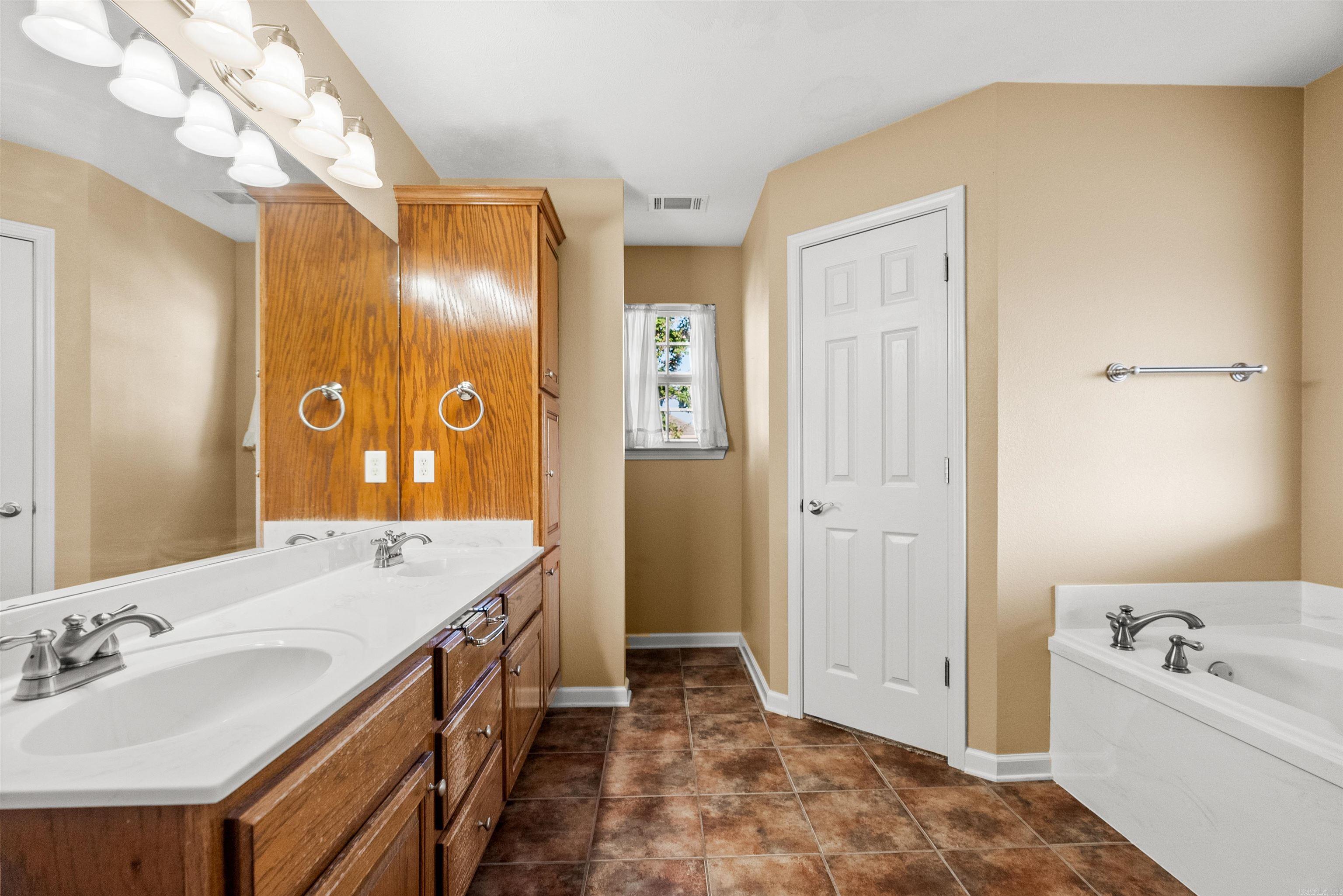 2570 Zoysia Ln  Conway, AR