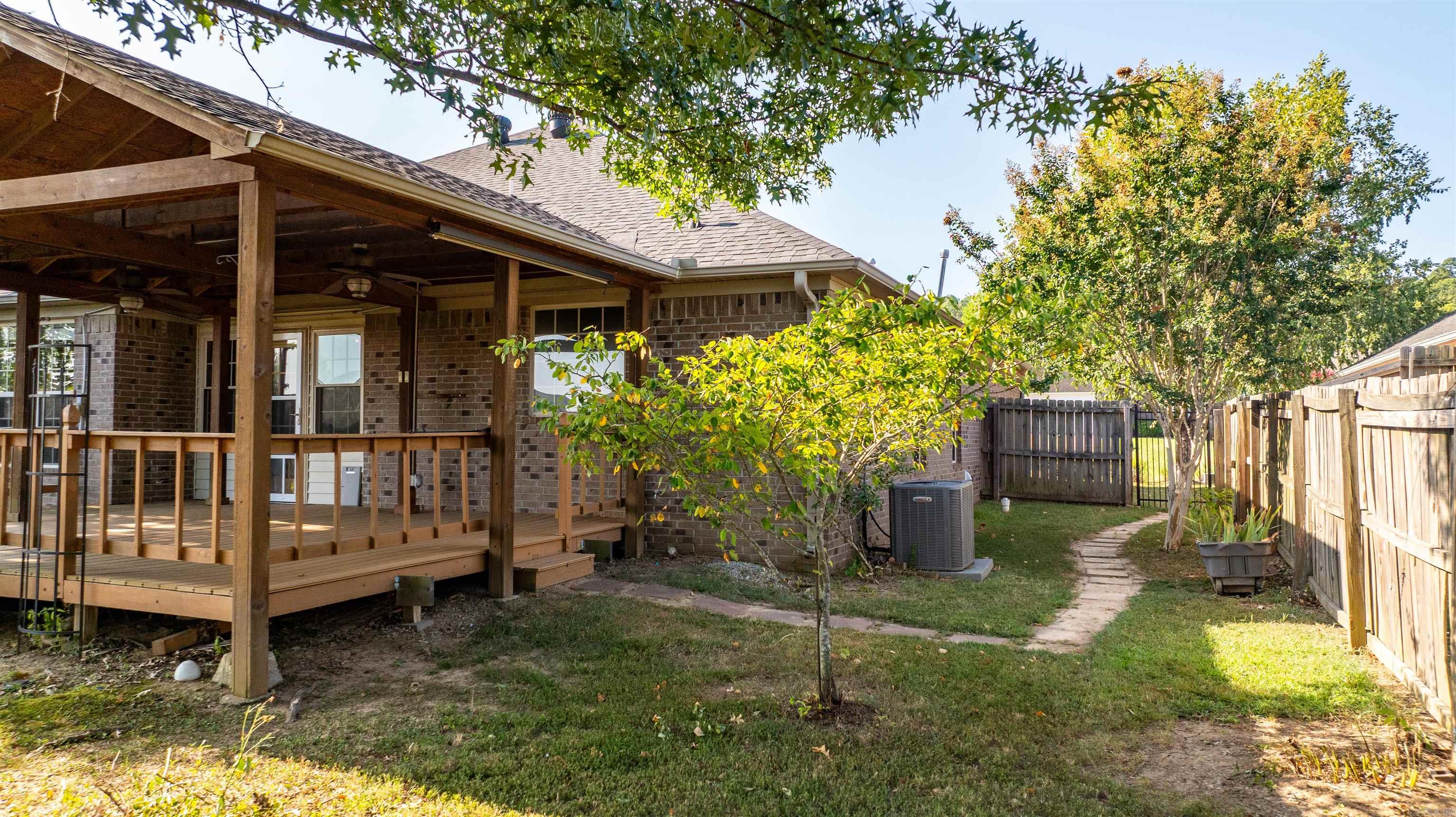 2570 Zoysia Ln  Conway, AR