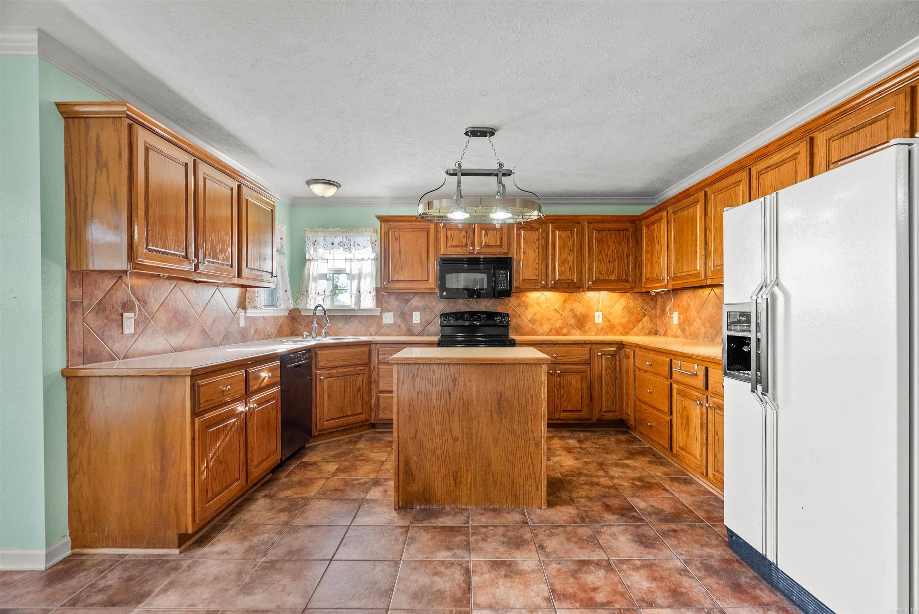 2570 Zoysia Ln  Conway, AR