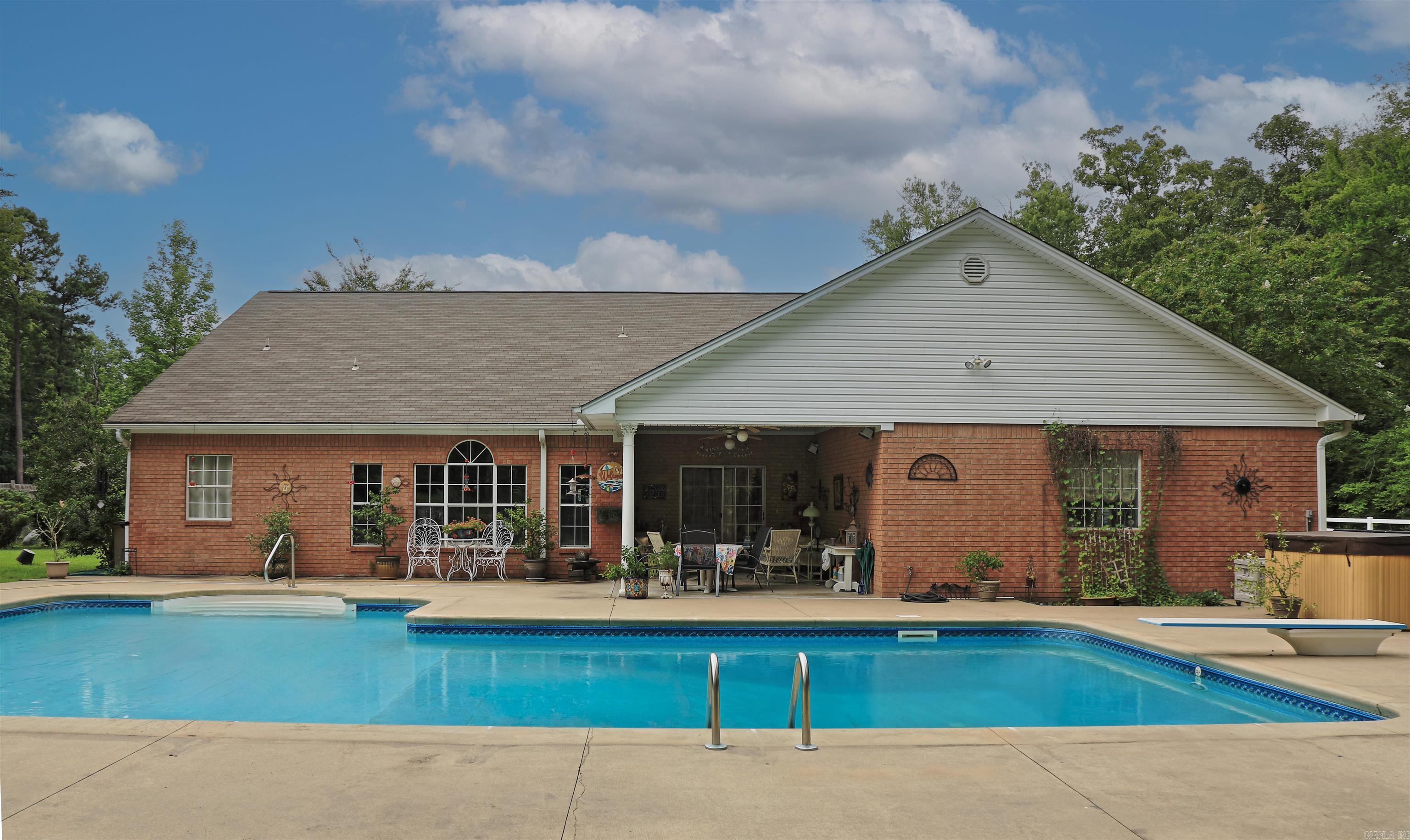 8142 SULPHUR SPRINGS  Pine Bluff, AR